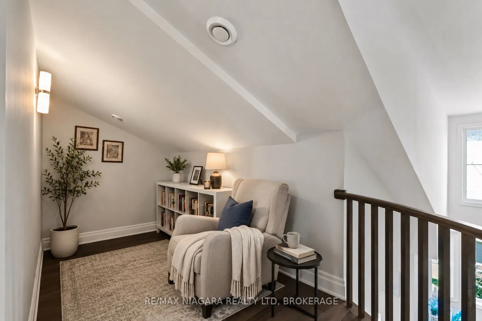 8 St. Andrews Lane S #8