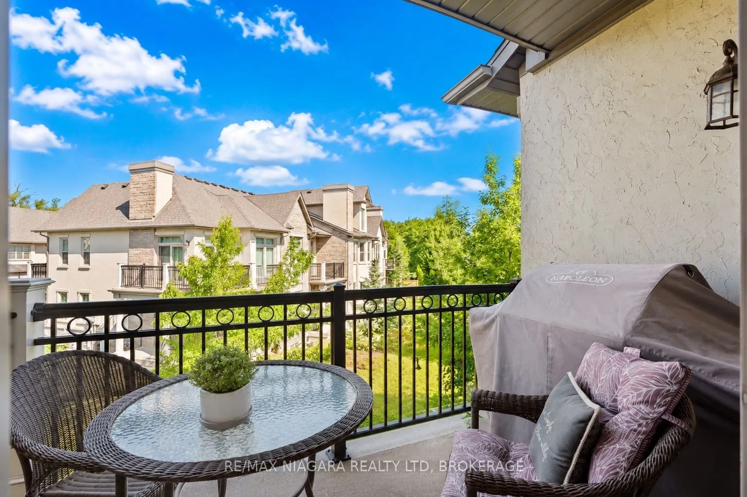 8 St. Andrews Lane S #8