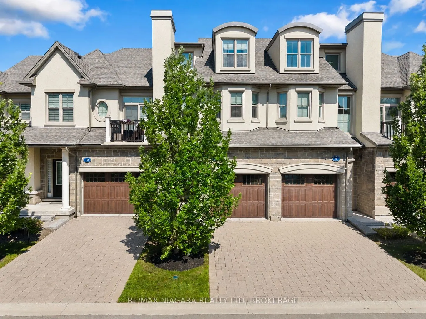 8 St. Andrews Lane S #8