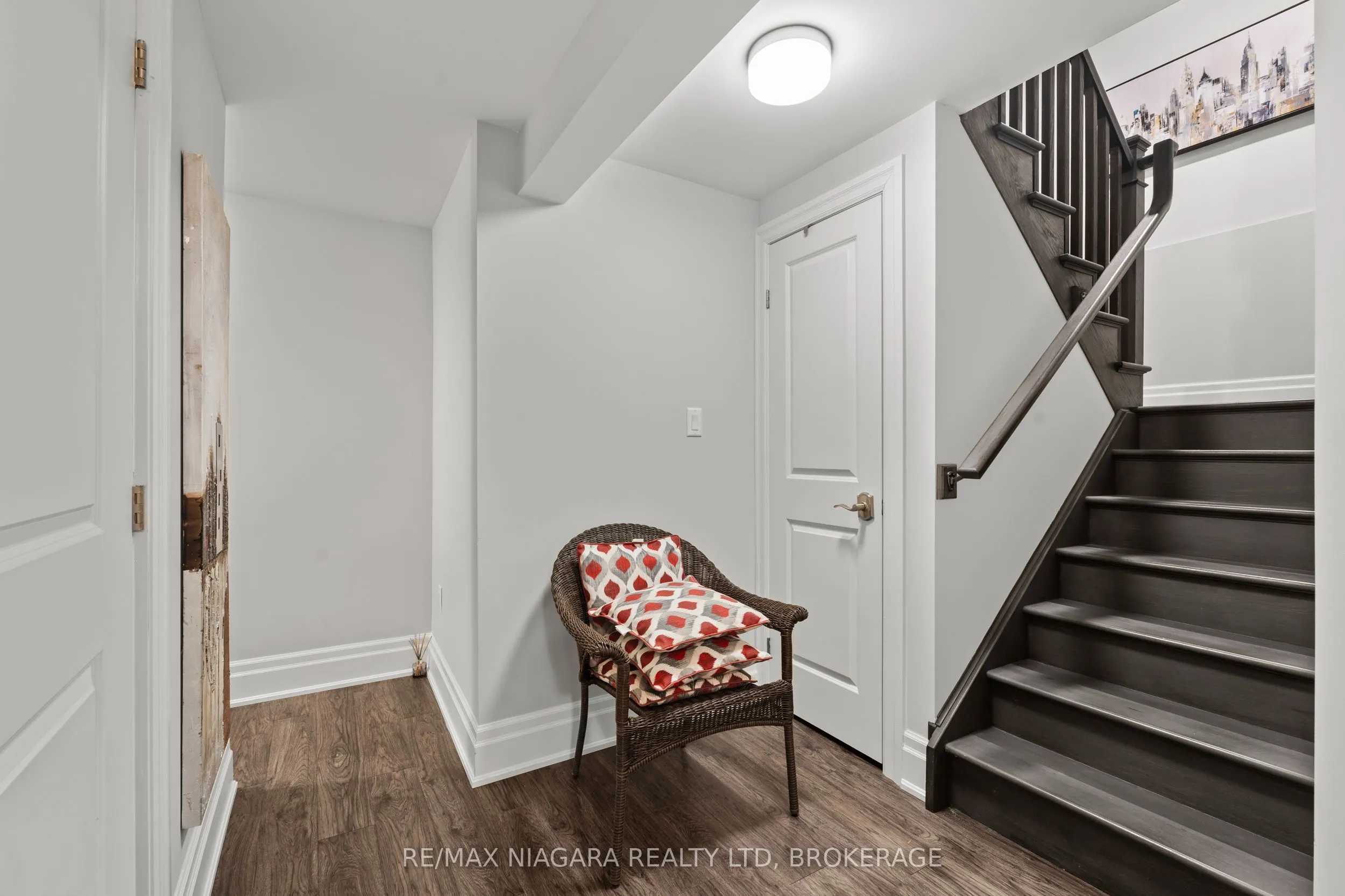 8 St. Andrews Lane S #8