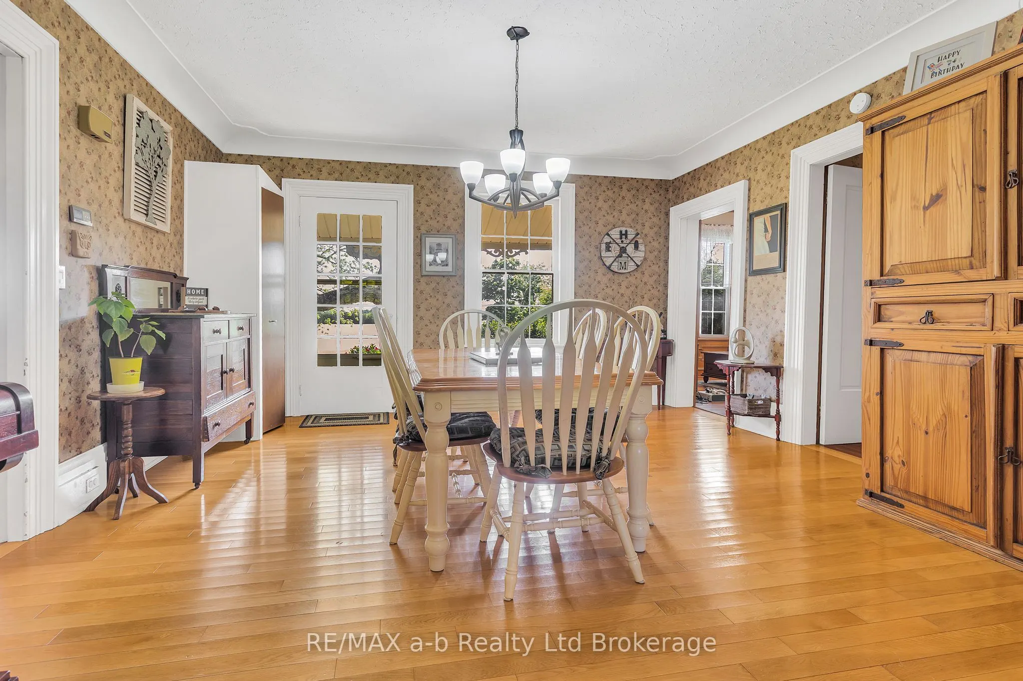 1813 Norfolk County 19 Road W