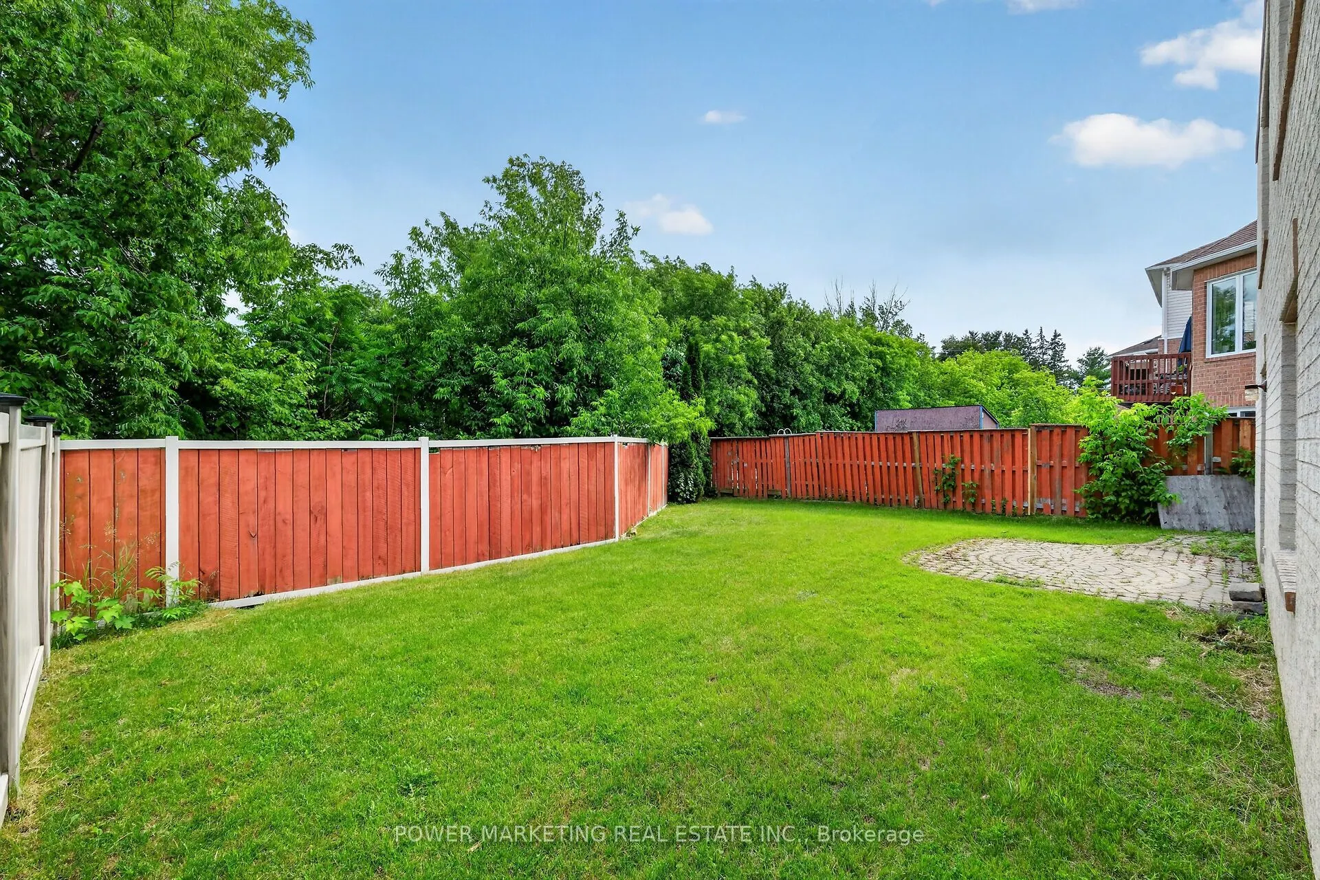2165 BLUE WILLOW Crescent