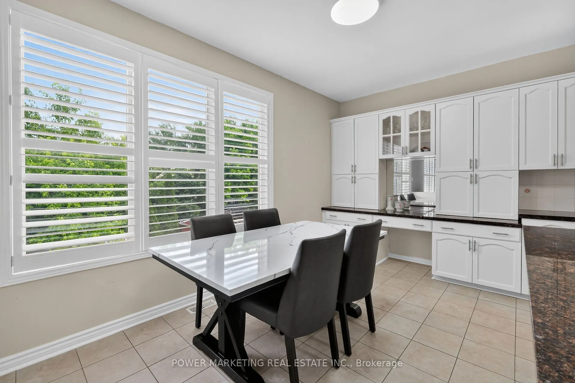 2165 BLUE WILLOW Crescent
