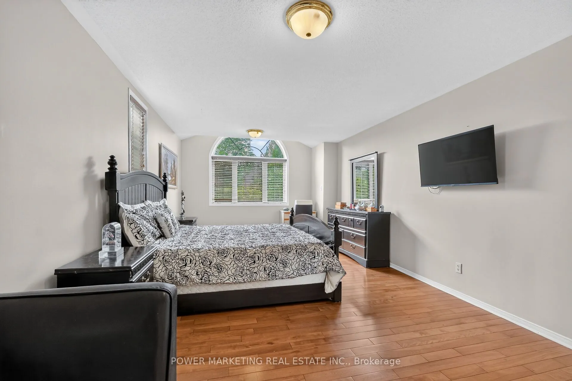 2165 BLUE WILLOW Crescent