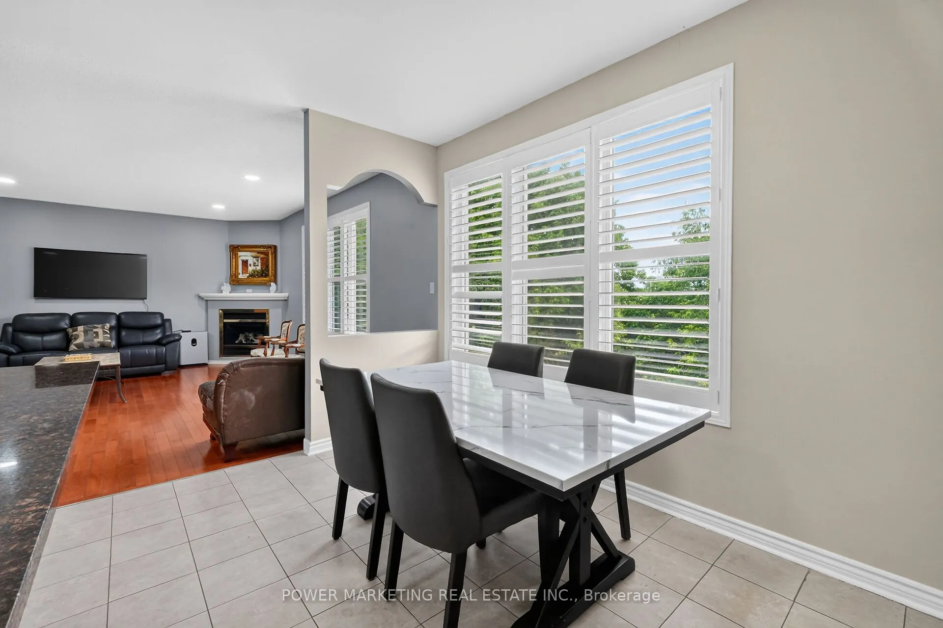 2165 BLUE WILLOW Crescent
