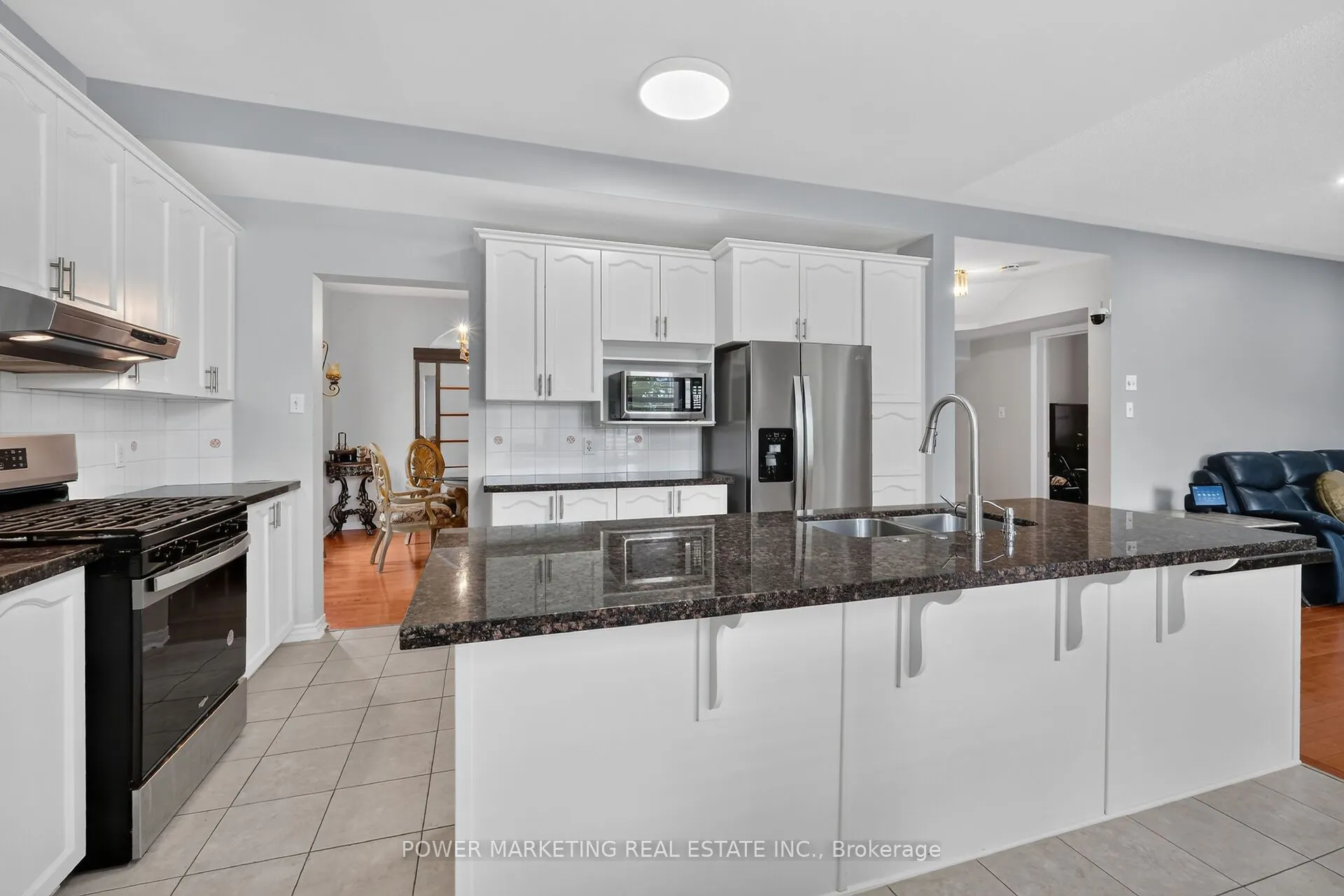 2165 BLUE WILLOW Crescent