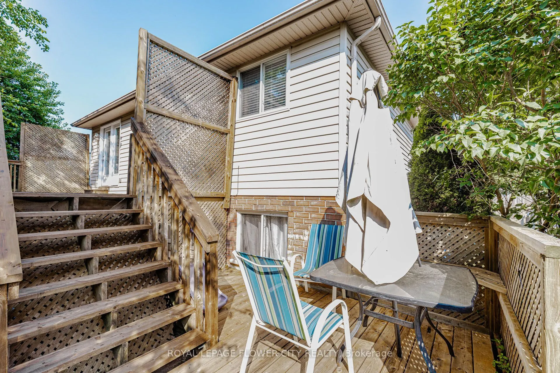 47 QUEENSWAY Drive