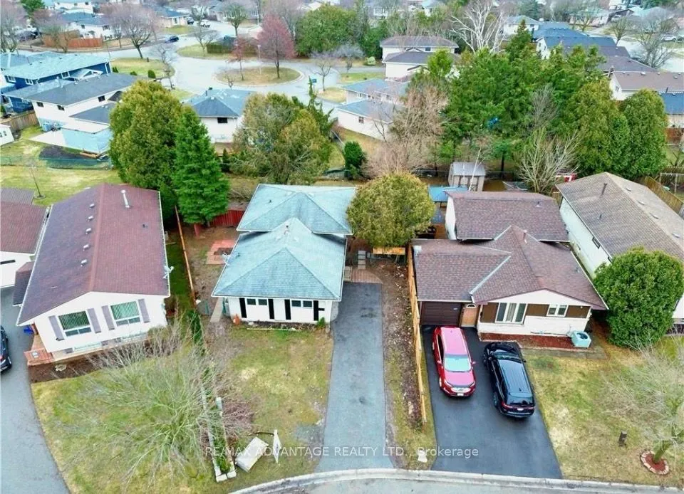 9 Camelot Crescent