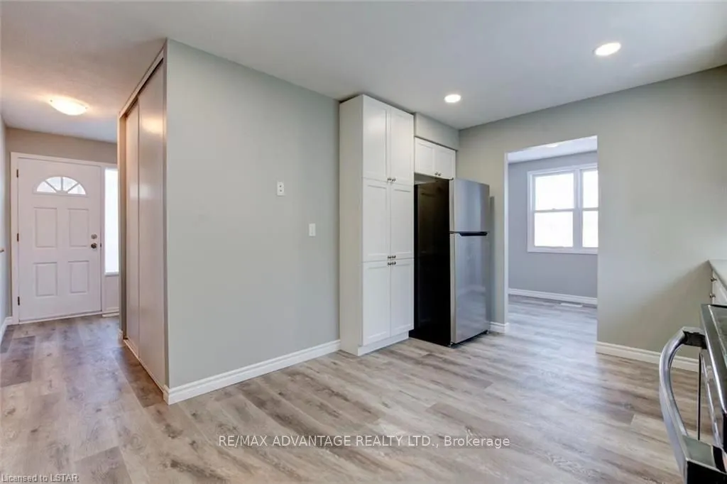 9 Camelot Crescent