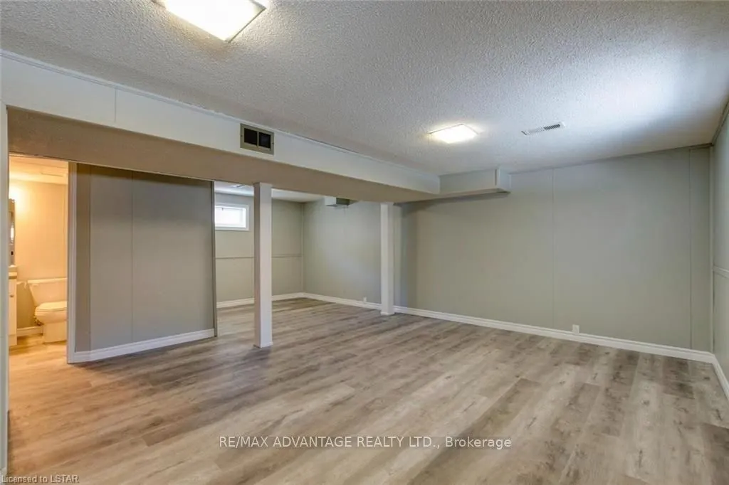9 Camelot Crescent