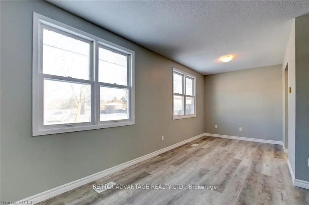 9 Camelot Crescent