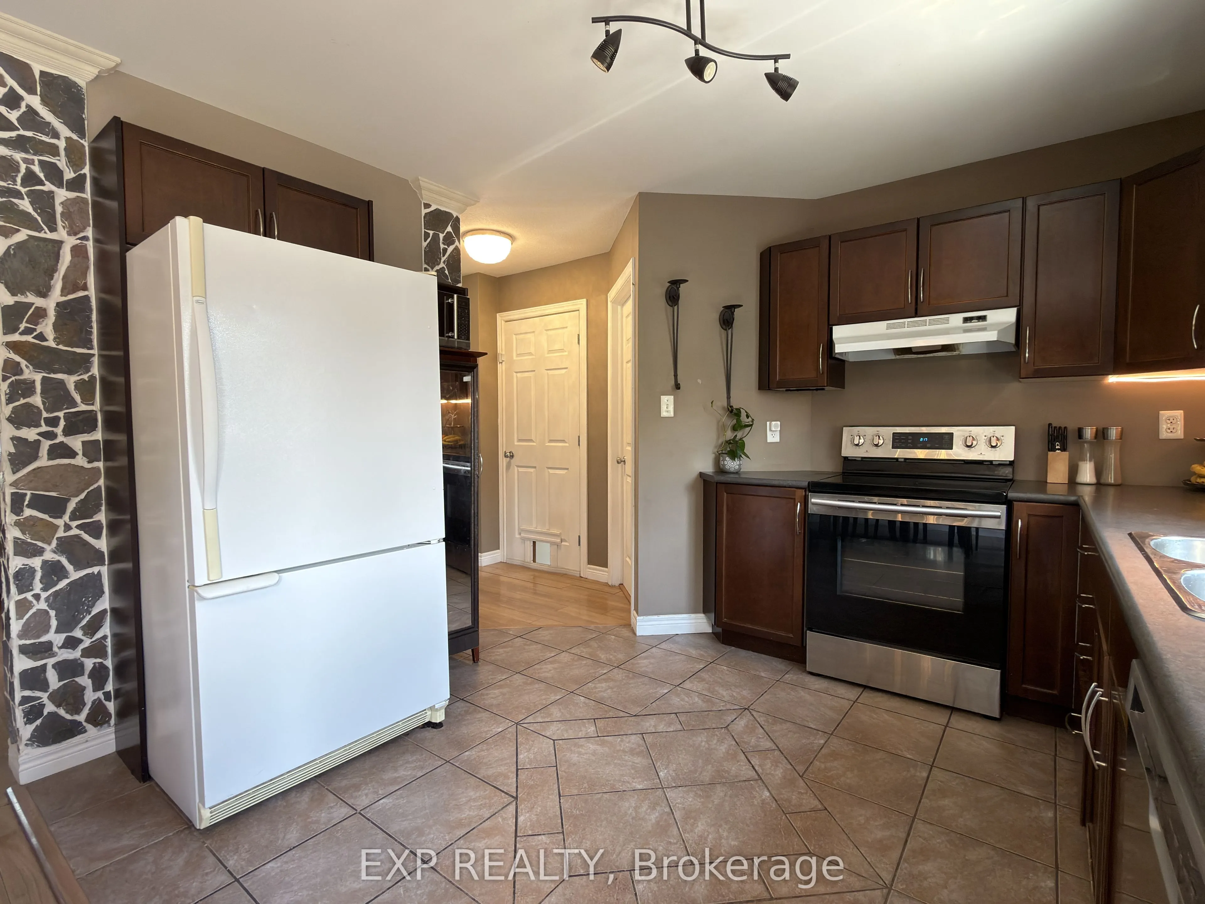 608 Highview Drive