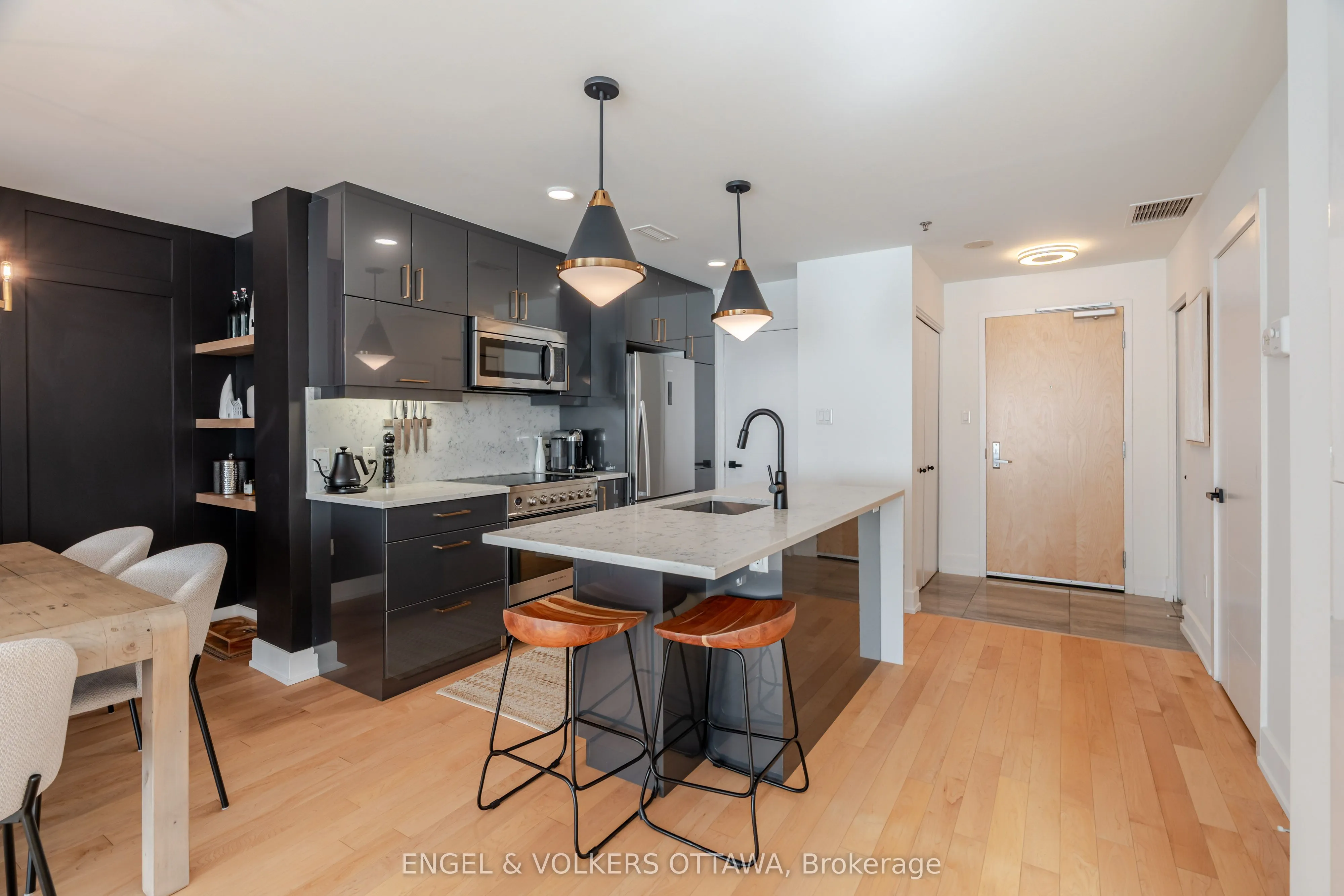 197 Lisgar Street #218