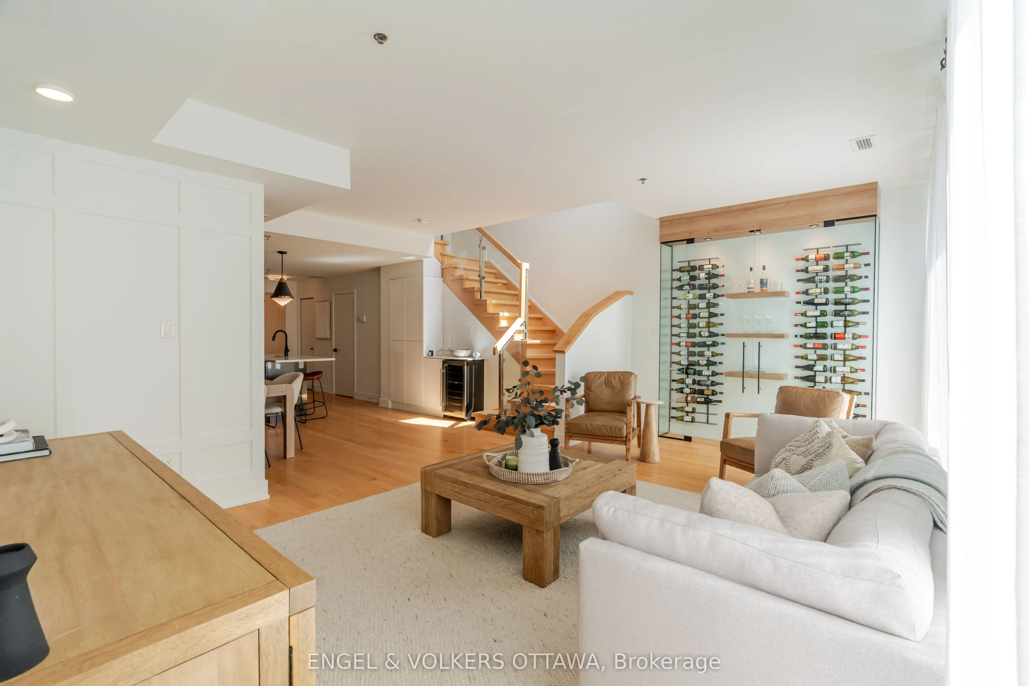 197 Lisgar Street #218