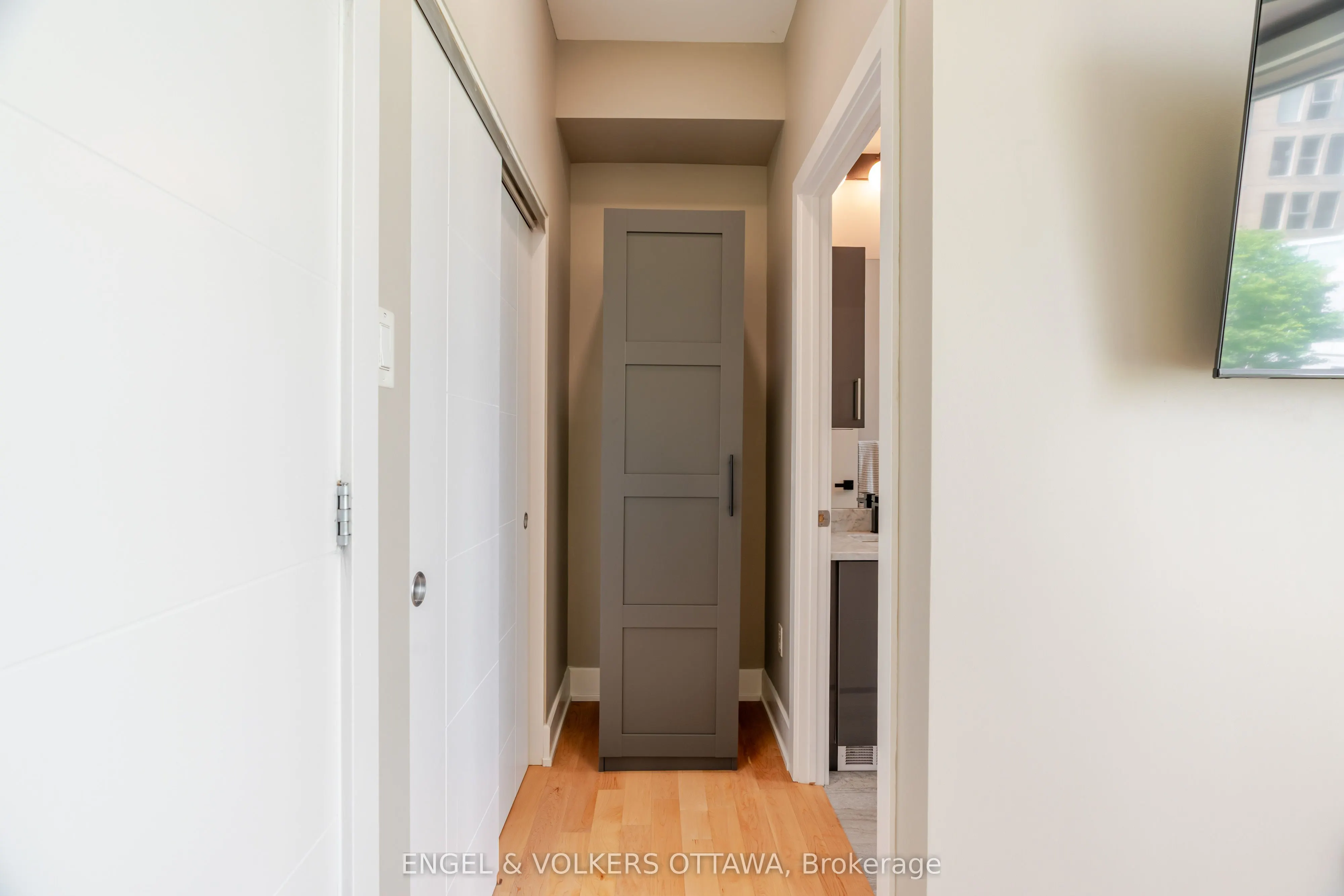197 Lisgar Street #218