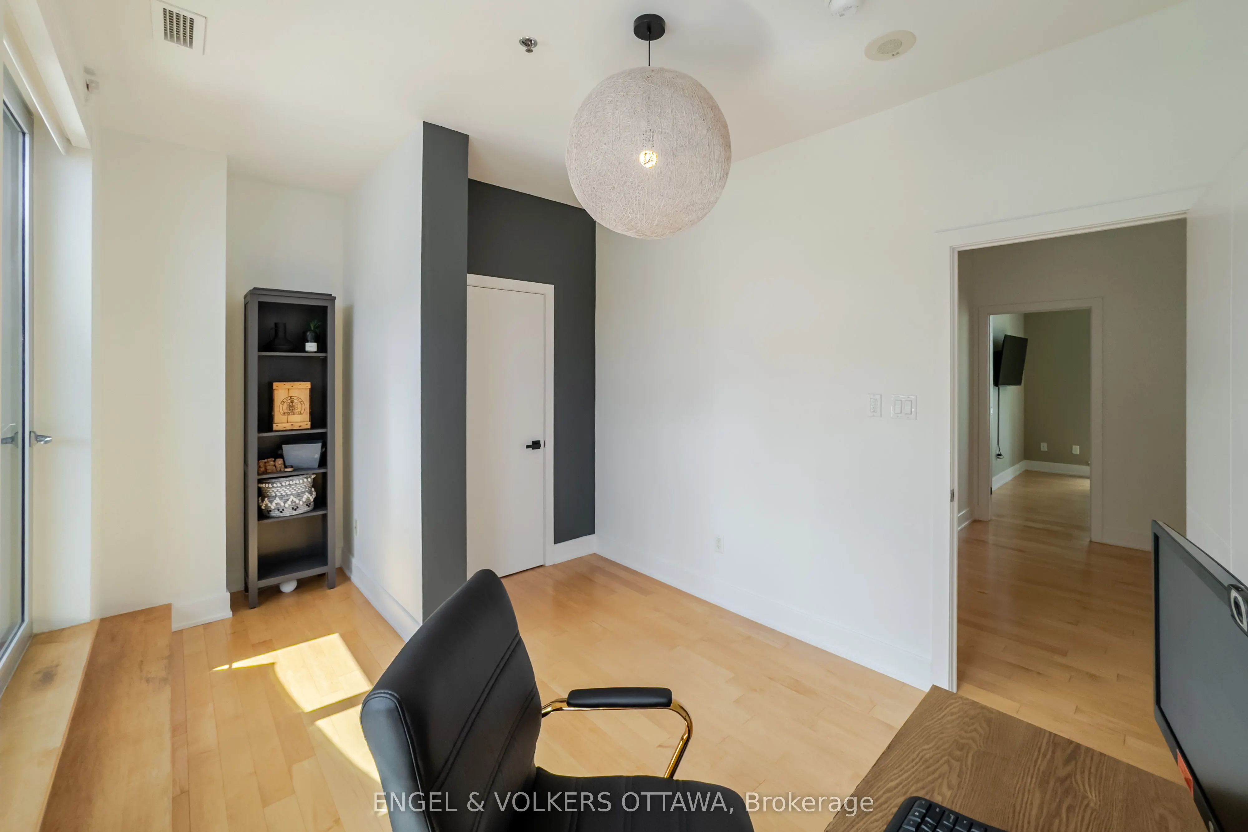197 Lisgar Street #218