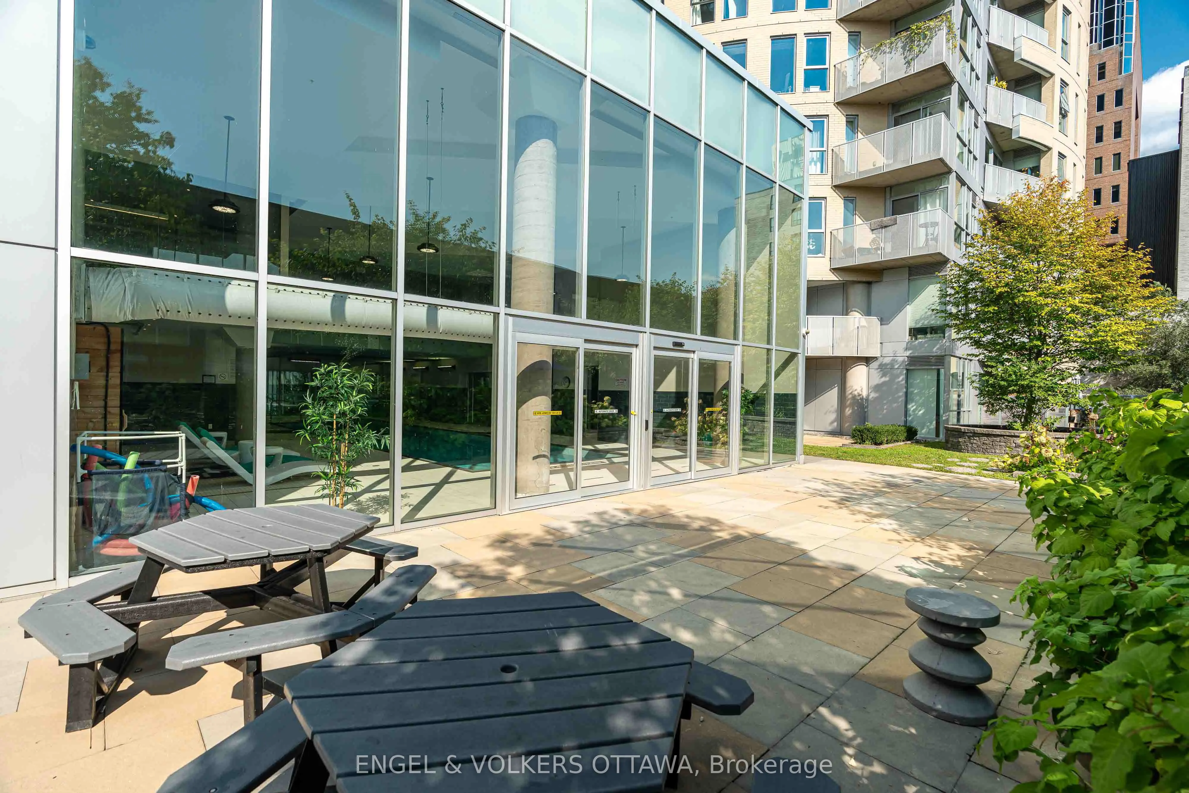 197 Lisgar Street #218