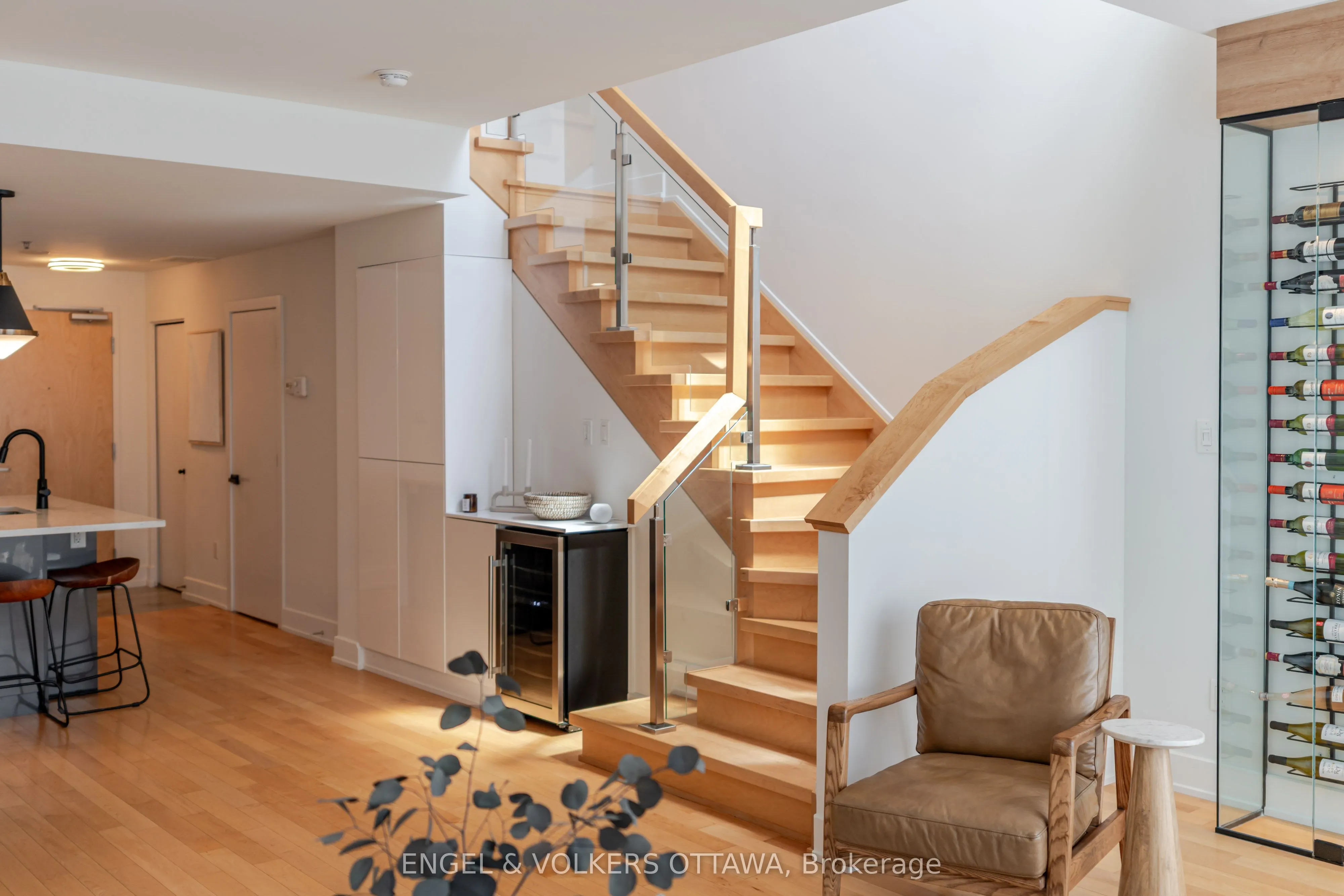 197 Lisgar Street #218