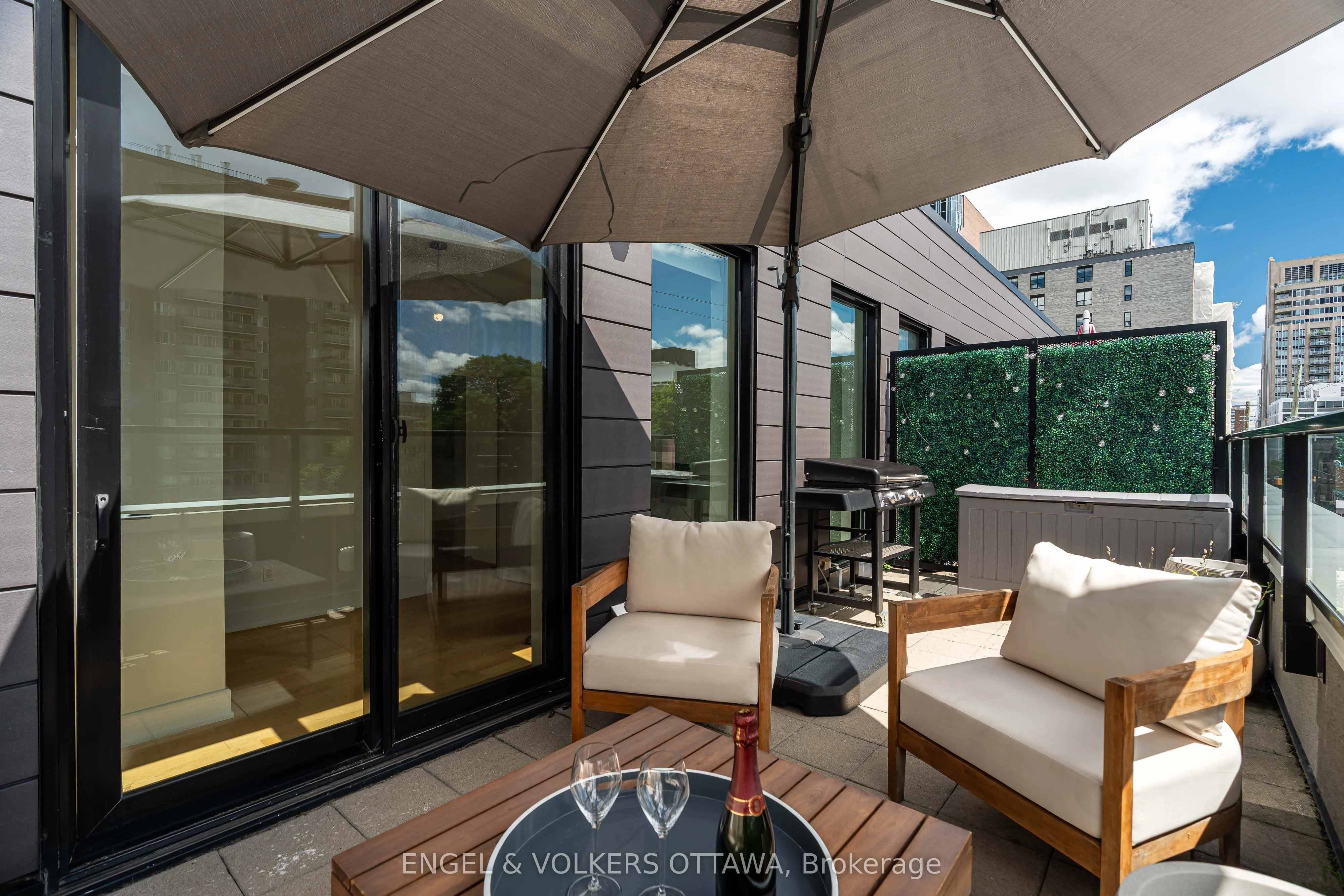 197 Lisgar Street #218