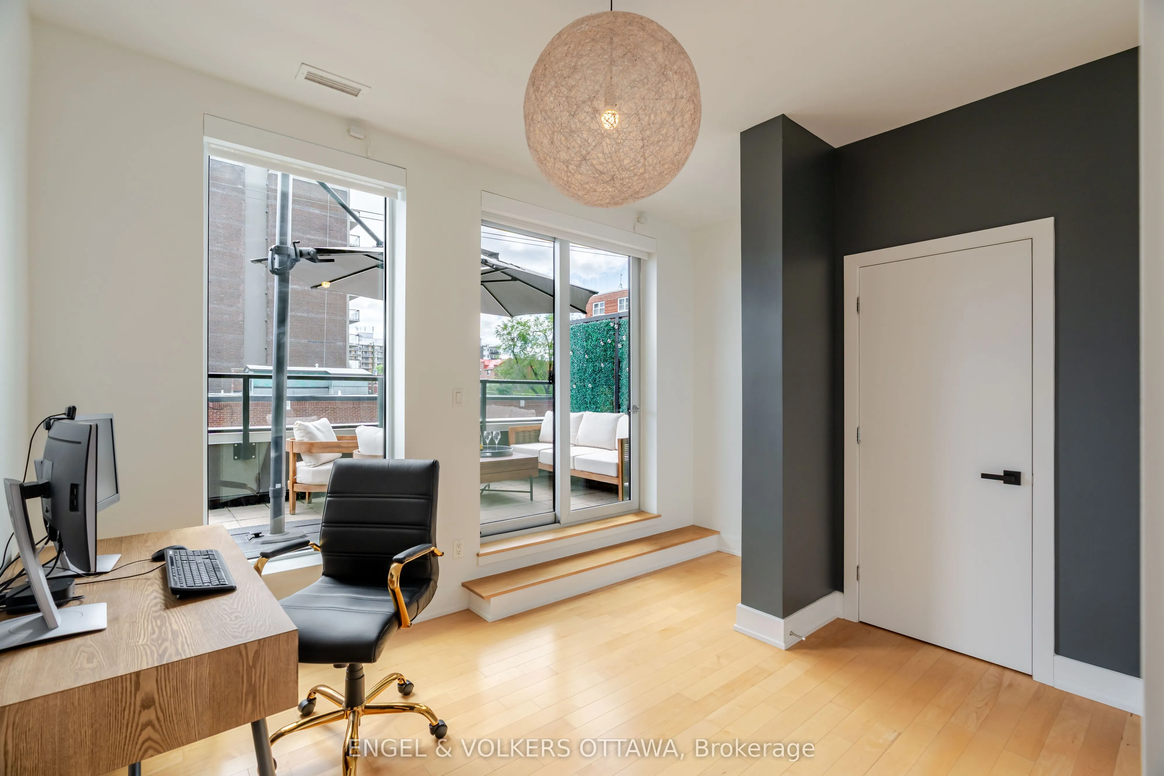 197 Lisgar Street #218