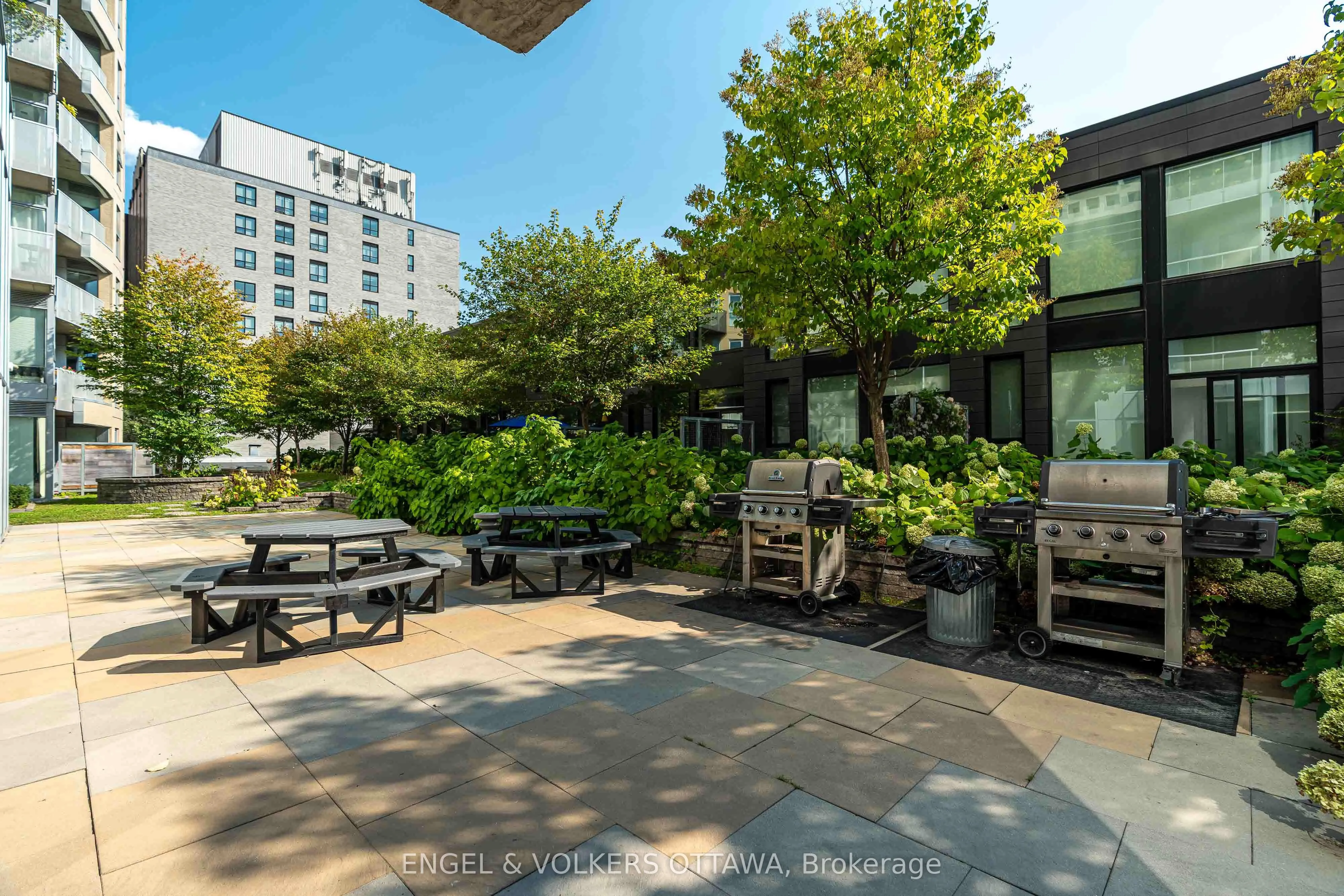 197 Lisgar Street #218