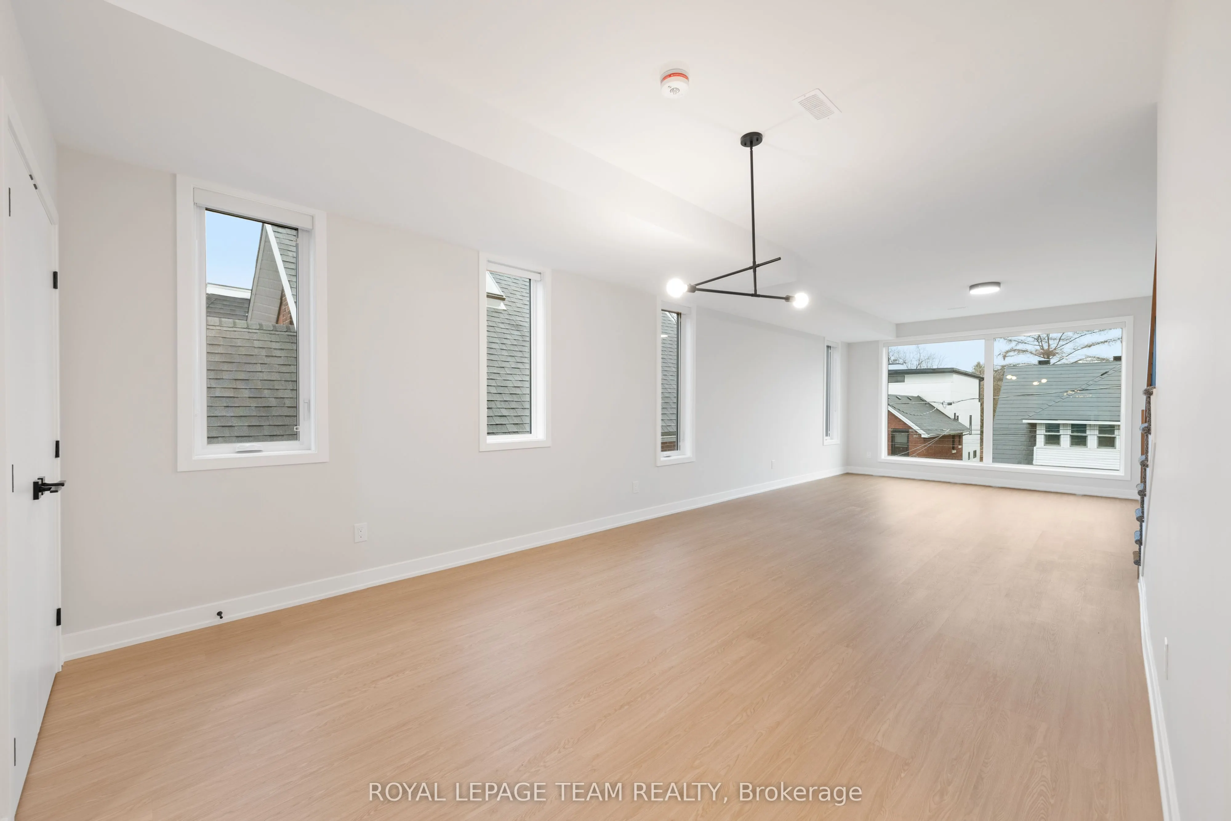 49 GROSVENOR Avenue #3