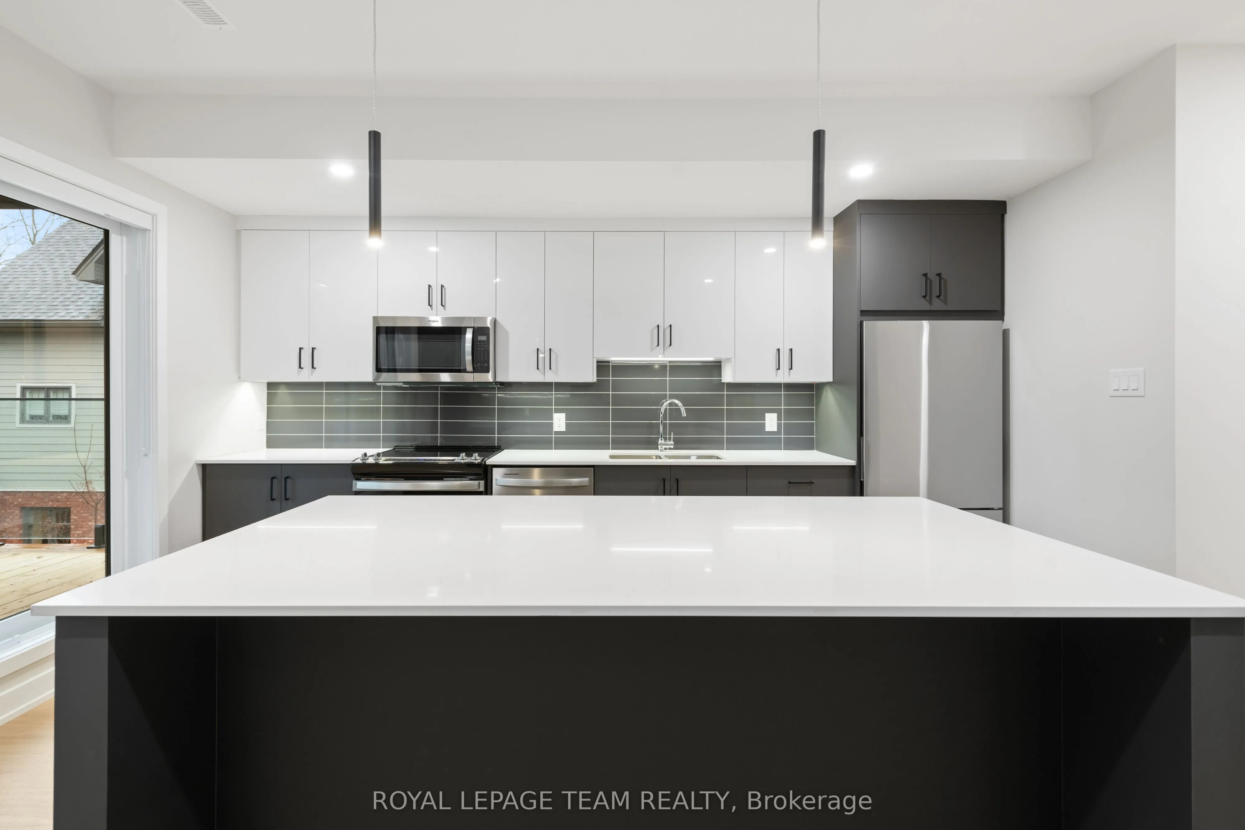 49 GROSVENOR Avenue #3