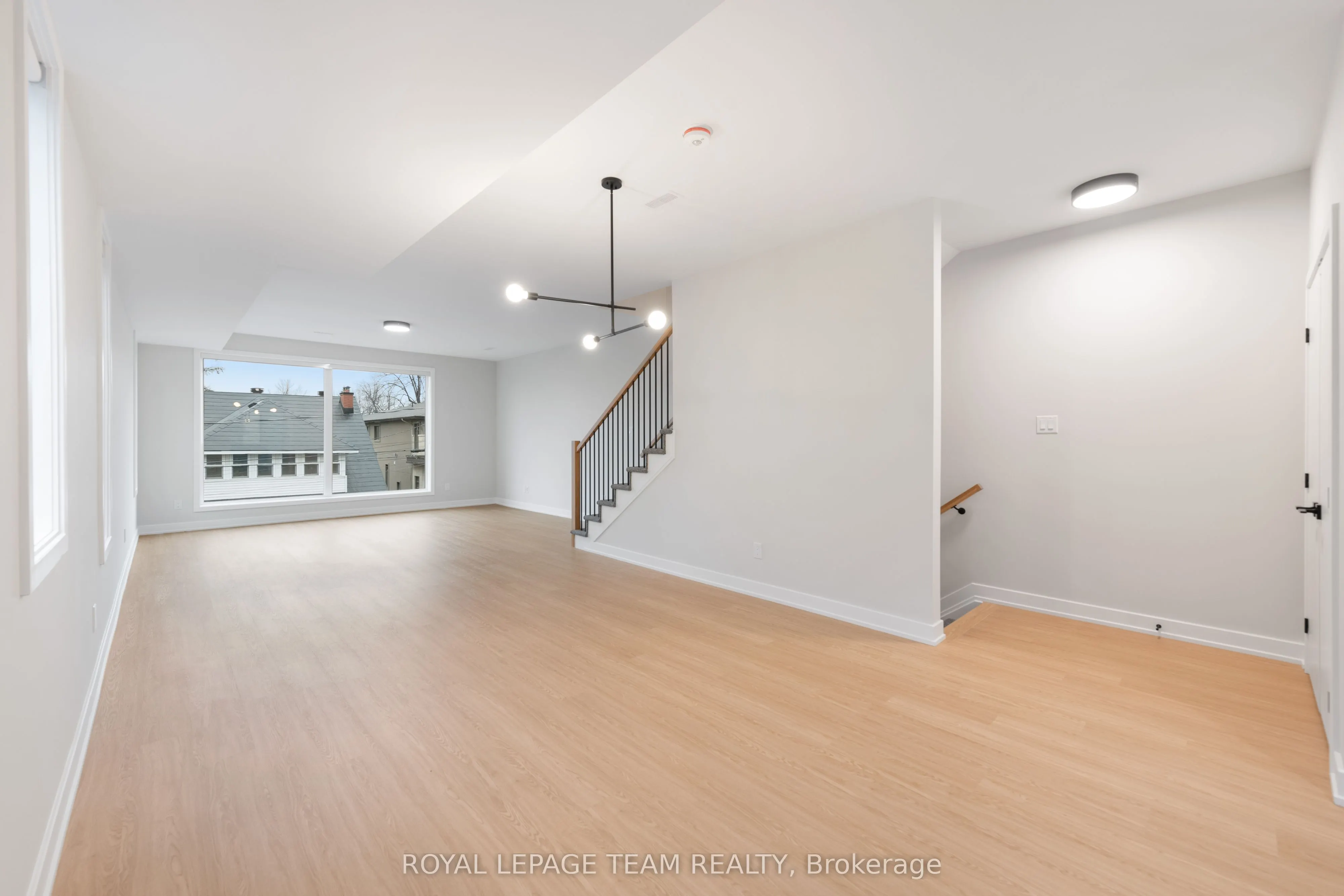 49 GROSVENOR Avenue #3