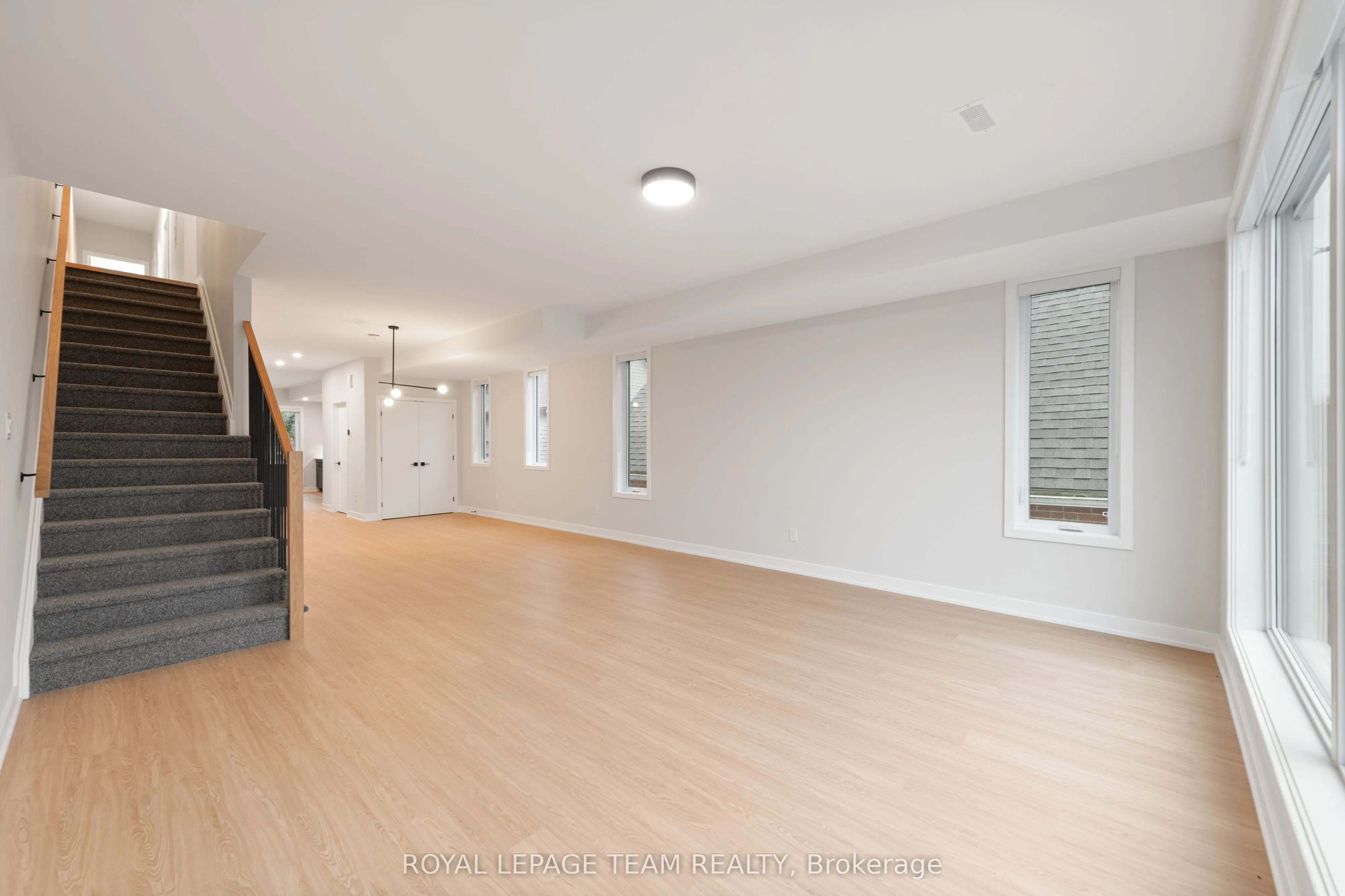 49 GROSVENOR Avenue #3