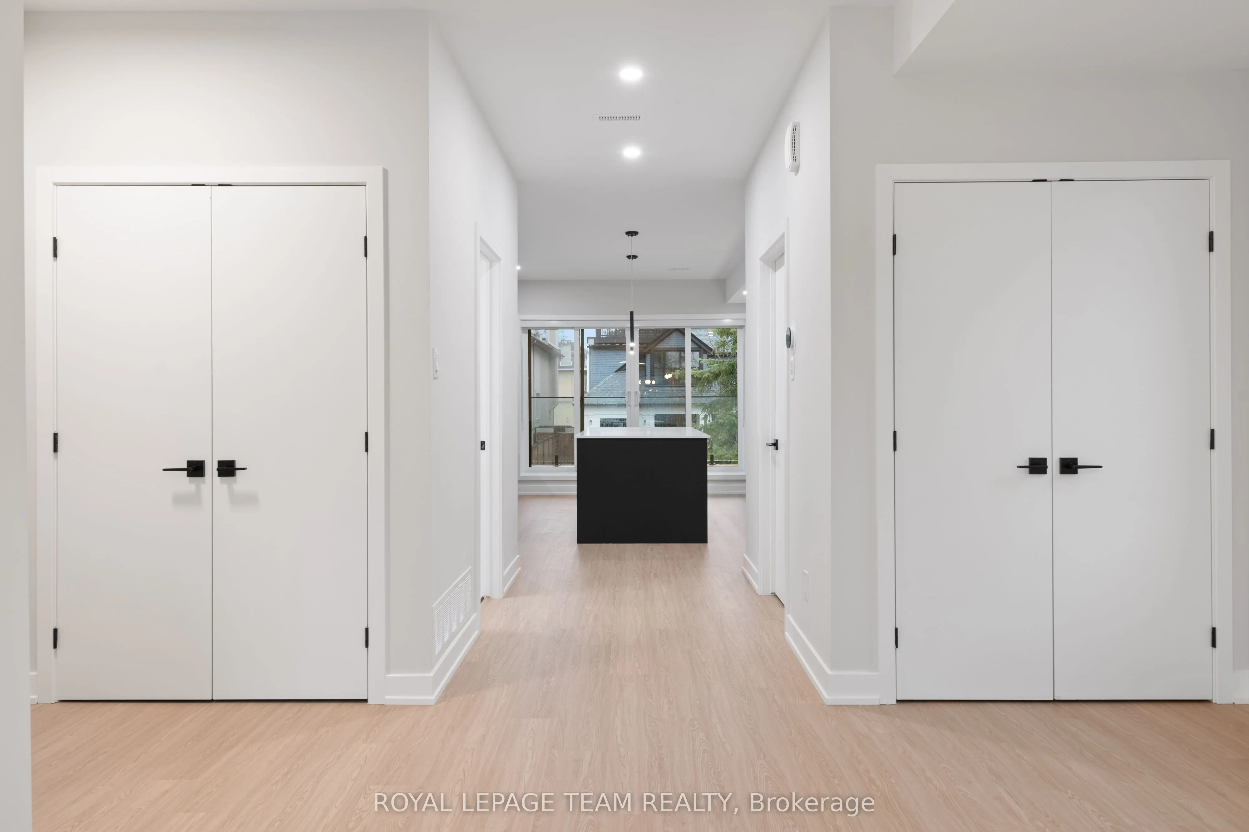 49 GROSVENOR Avenue #3