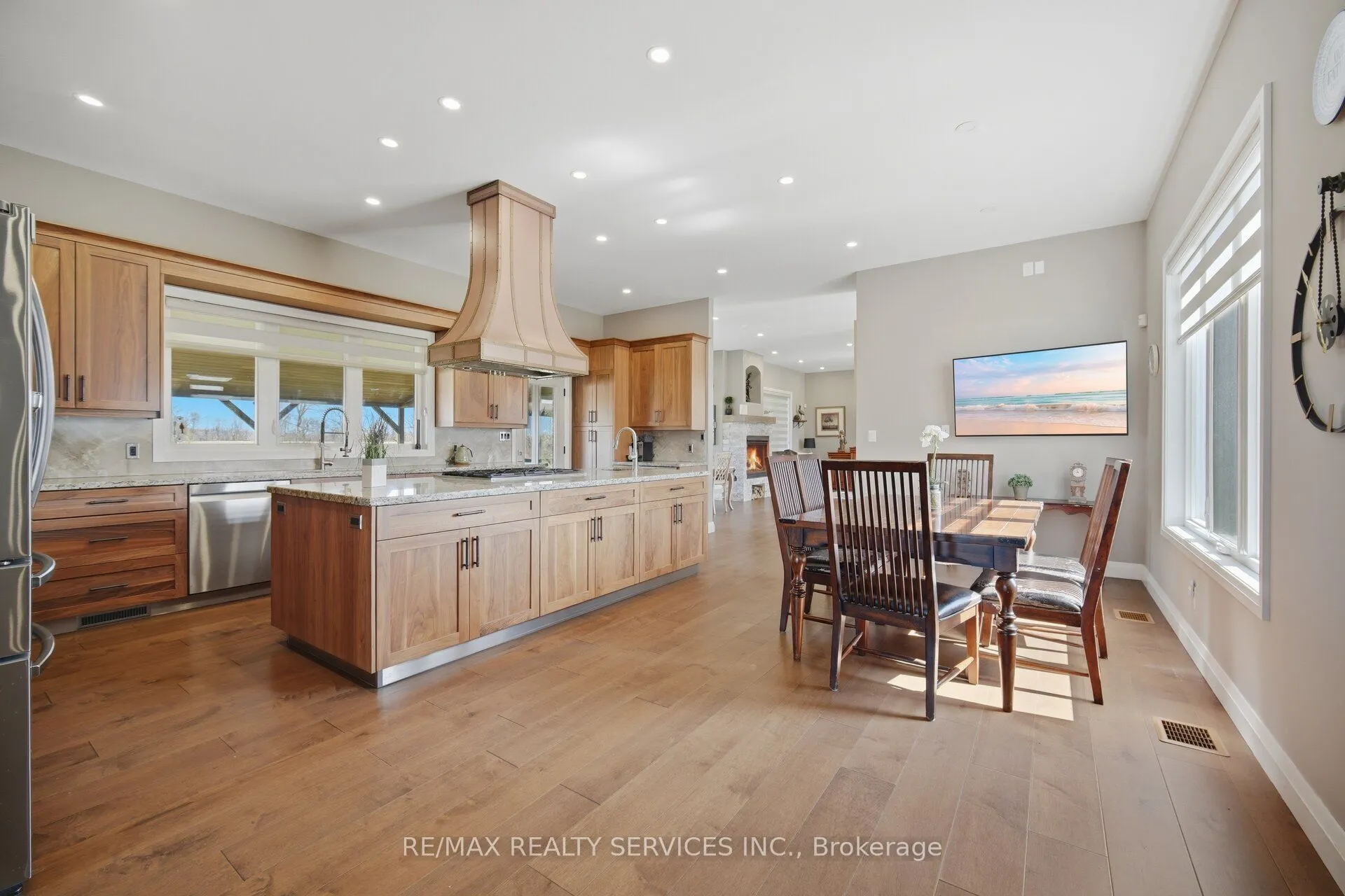 9522 Wellington 22 Road