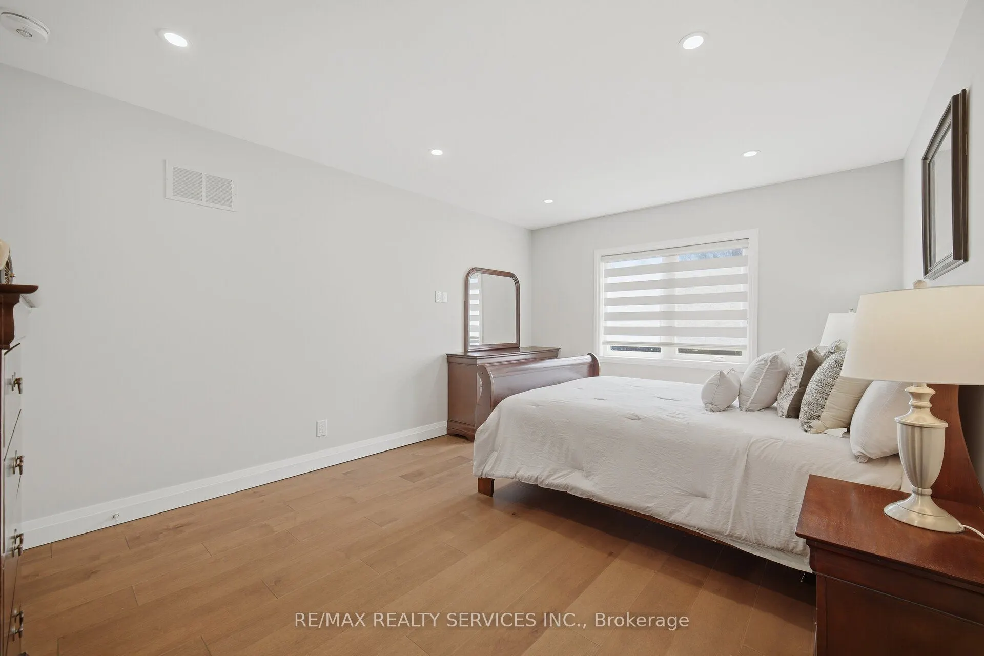 9522 Wellington 22 Road