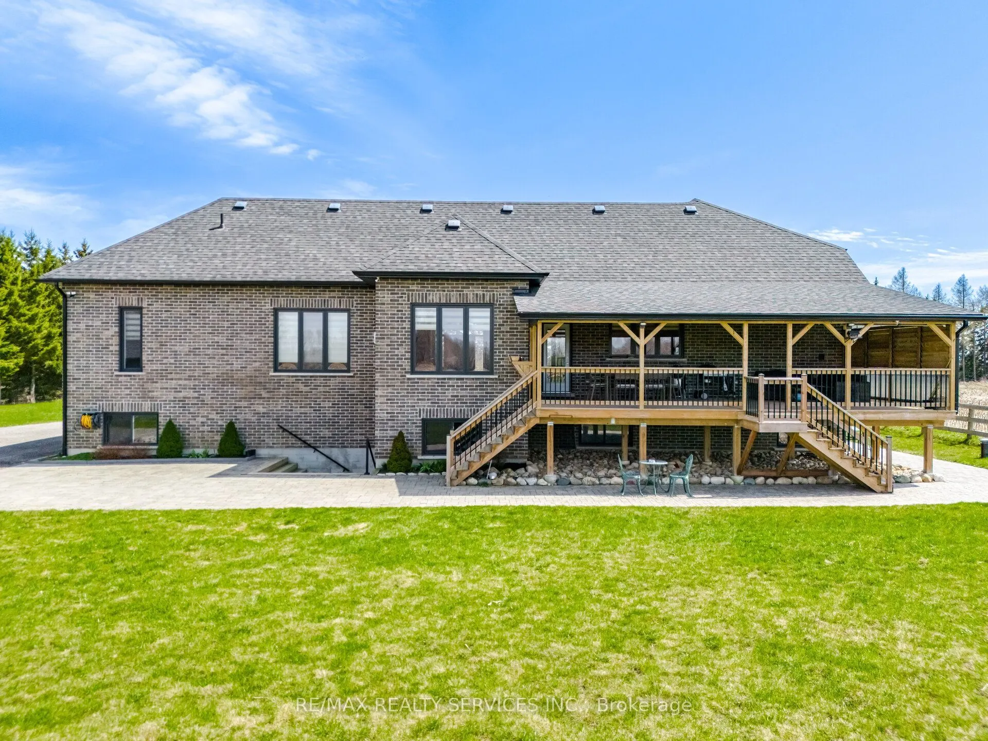 9522 Wellington 22 Road