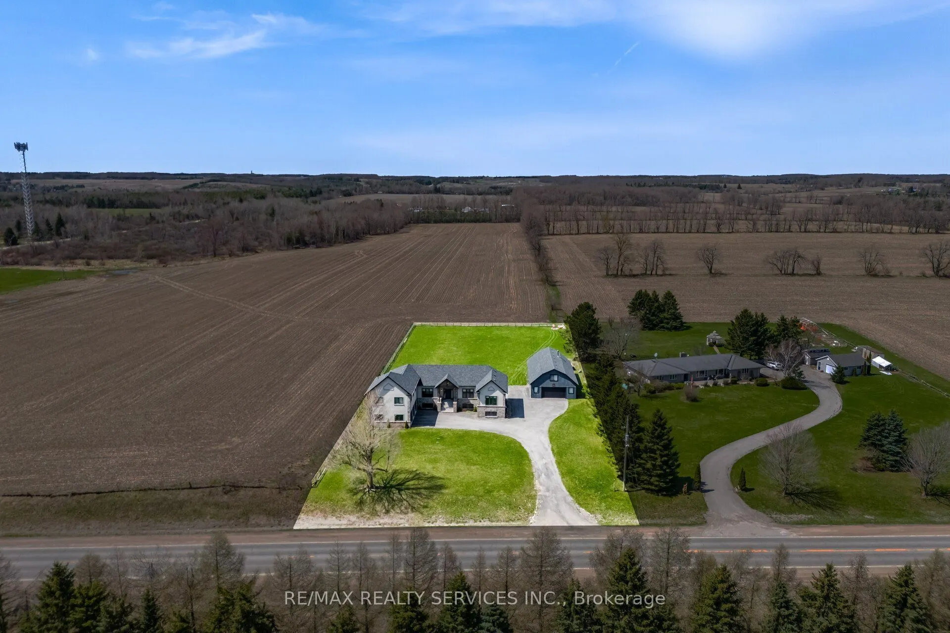 9522 Wellington 22 Road