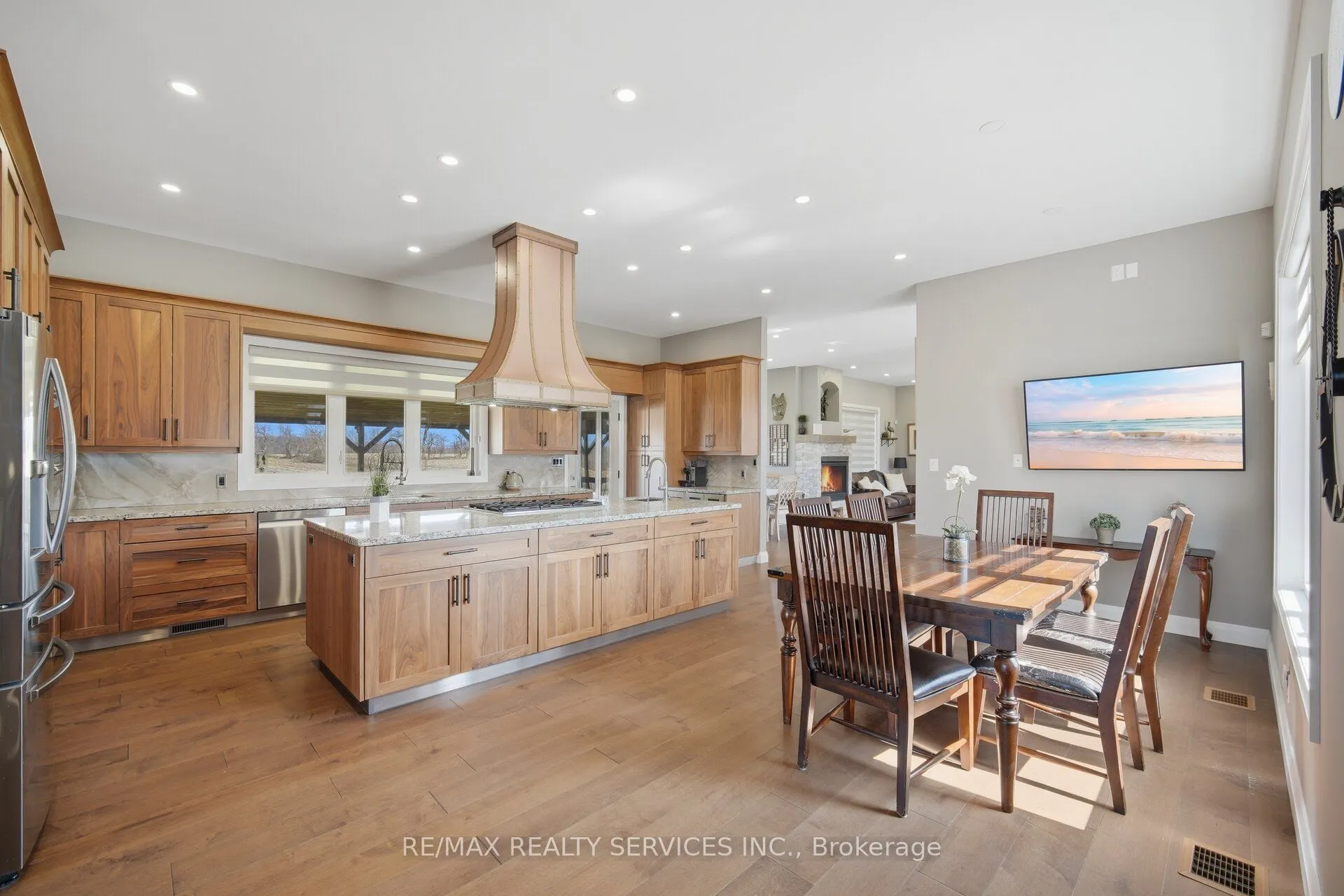 9522 Wellington 22 Road