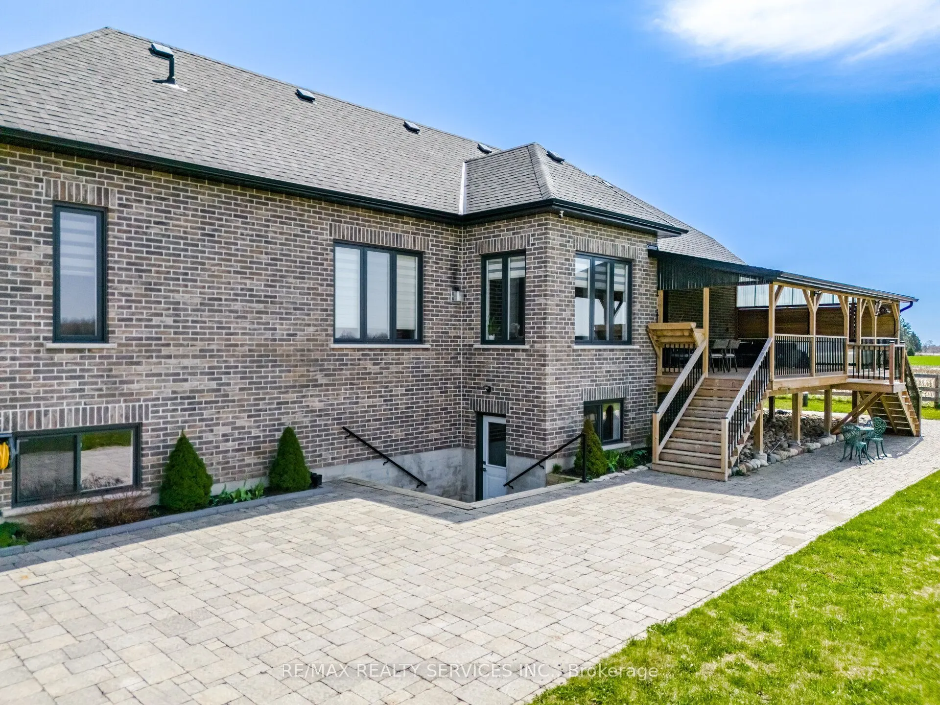 9522 Wellington 22 Road
