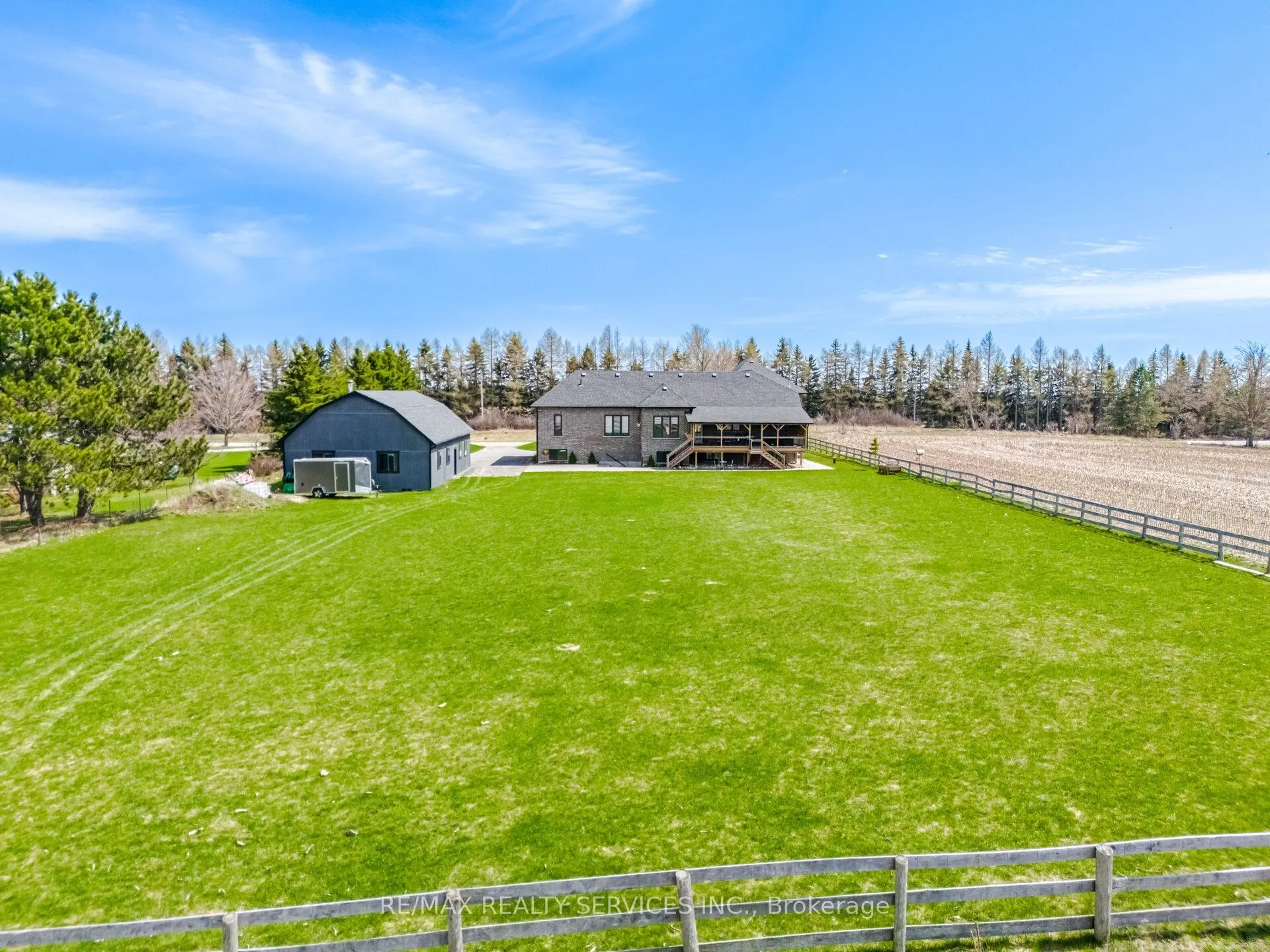 9522 Wellington 22 Road