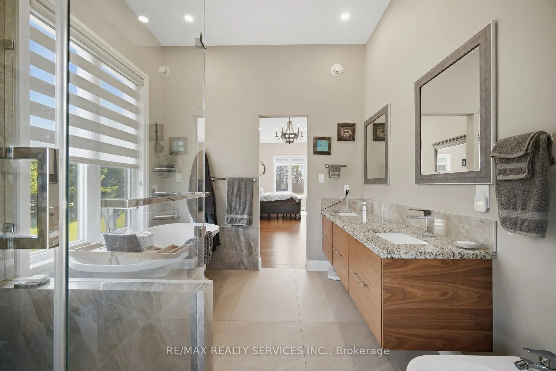 9522 Wellington 22 Road
