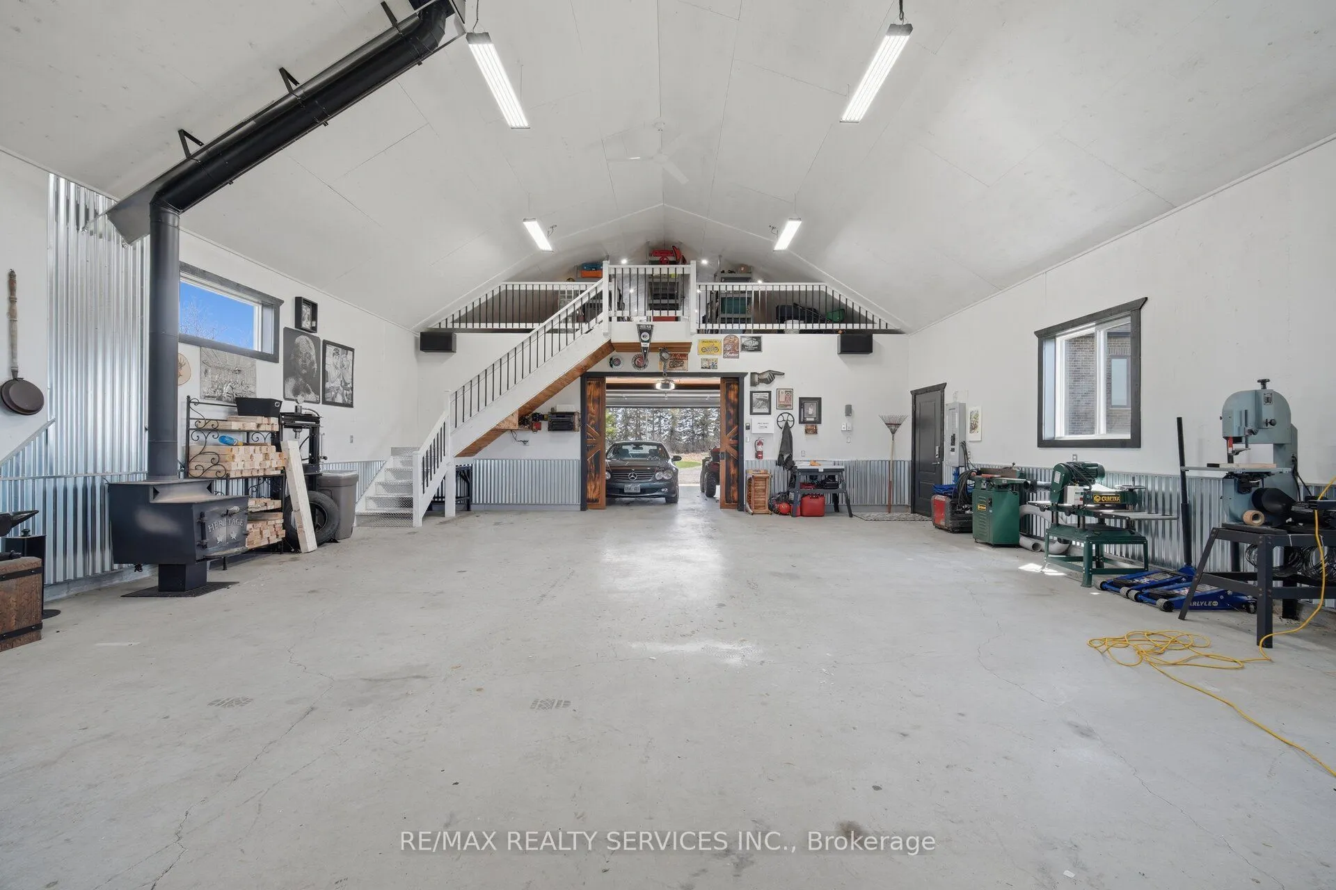 9522 Wellington 22 Road