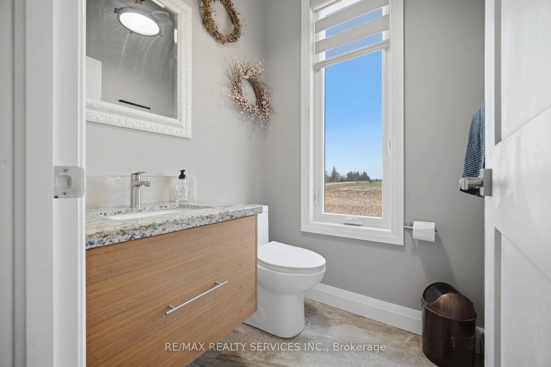 9522 Wellington 22 Road