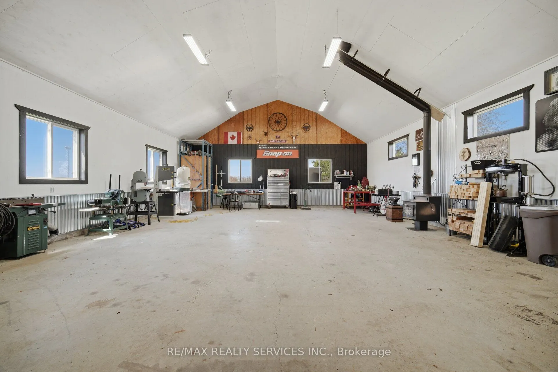 9522 Wellington 22 Road