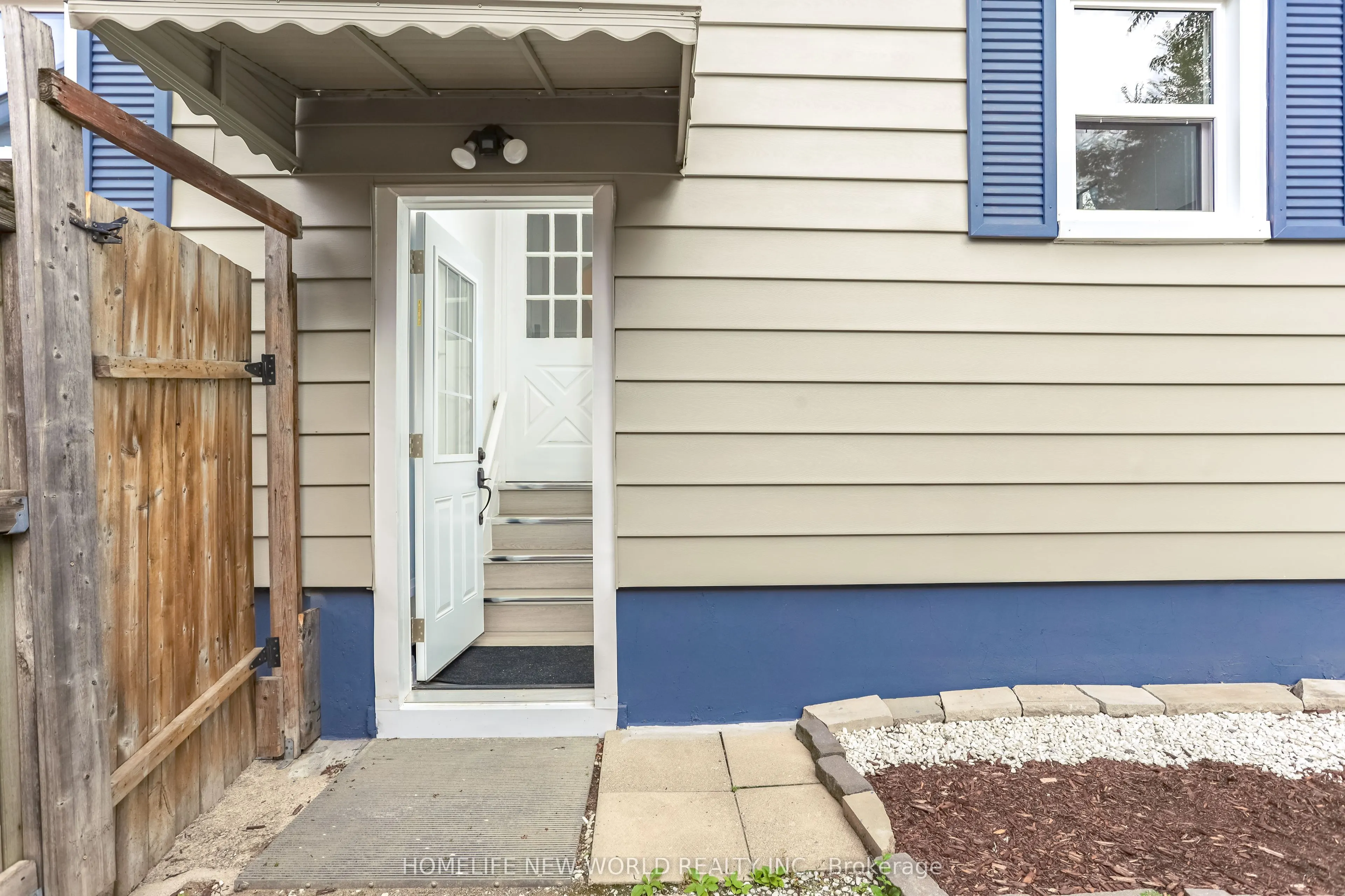 422 Welland Avenue