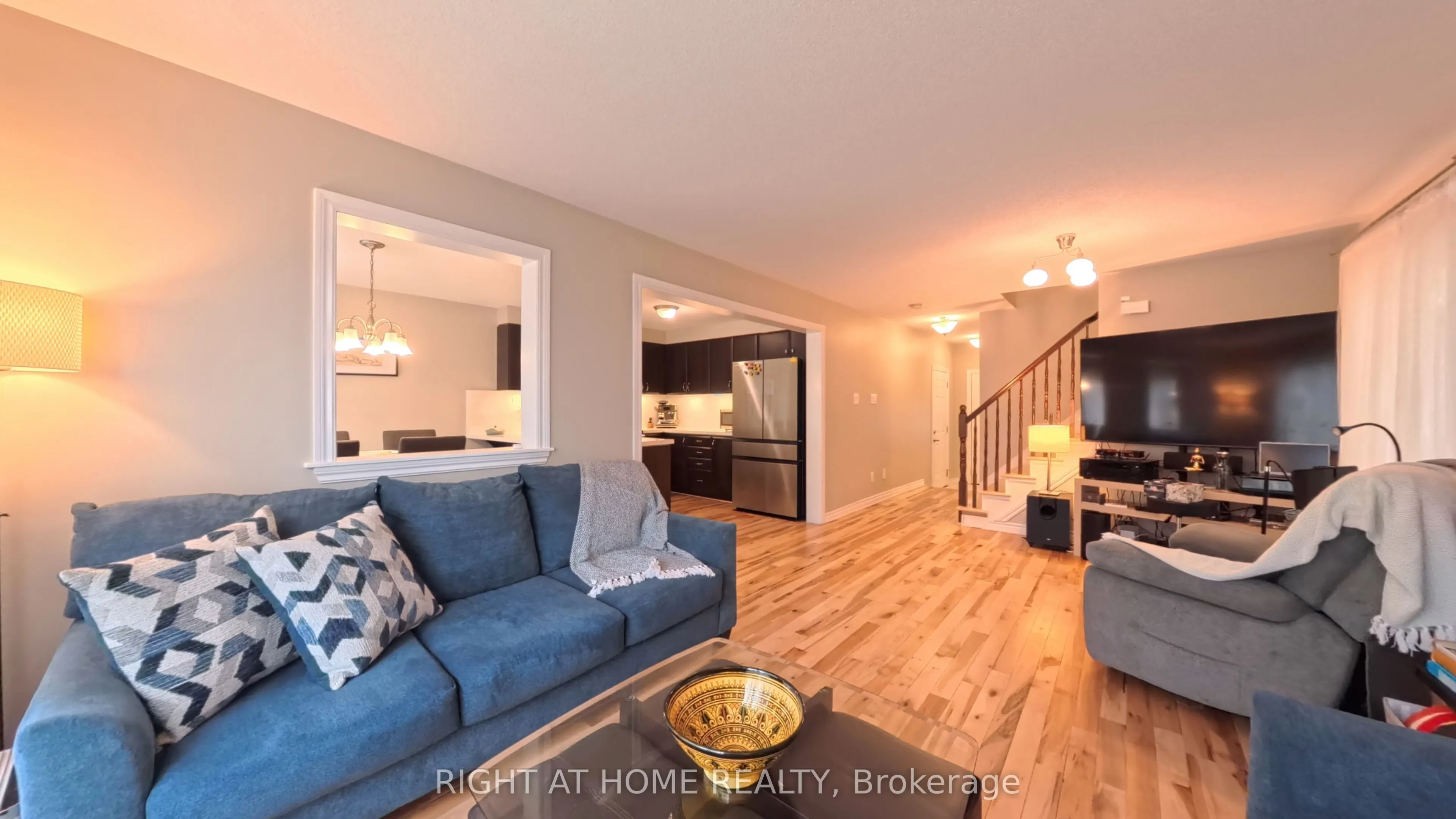 566 Dundonald Drive