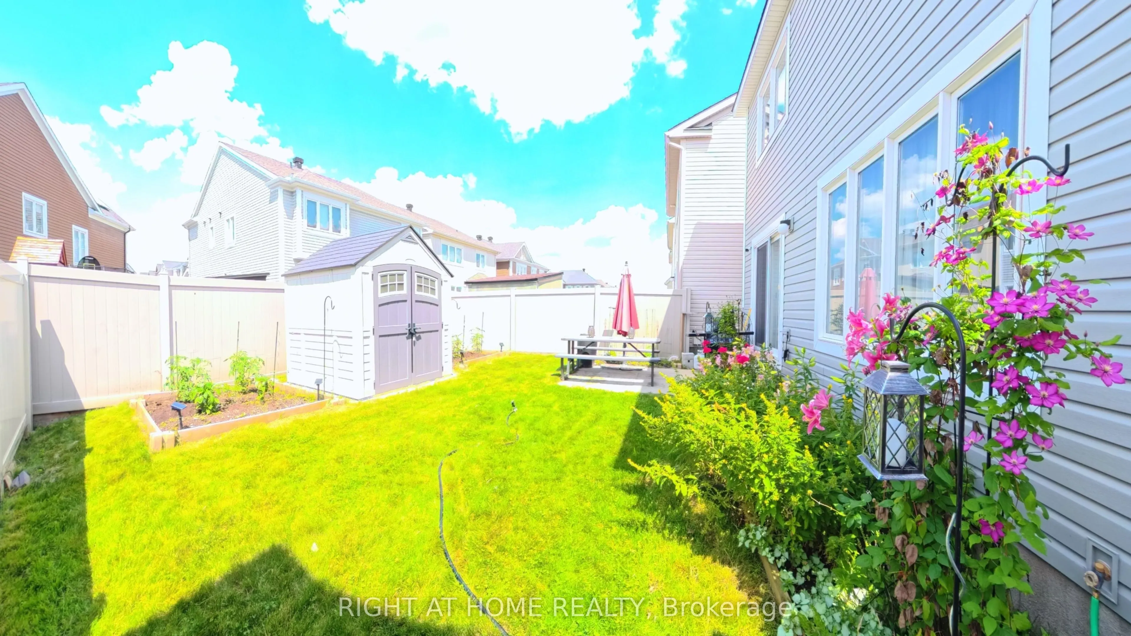 566 Dundonald Drive