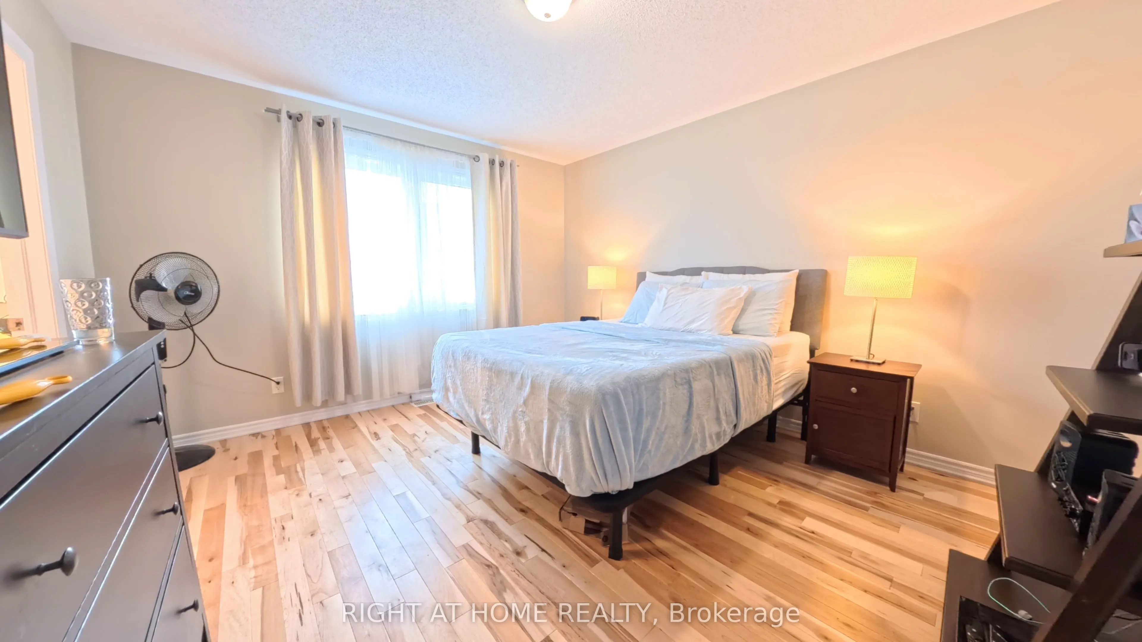 566 Dundonald Drive
