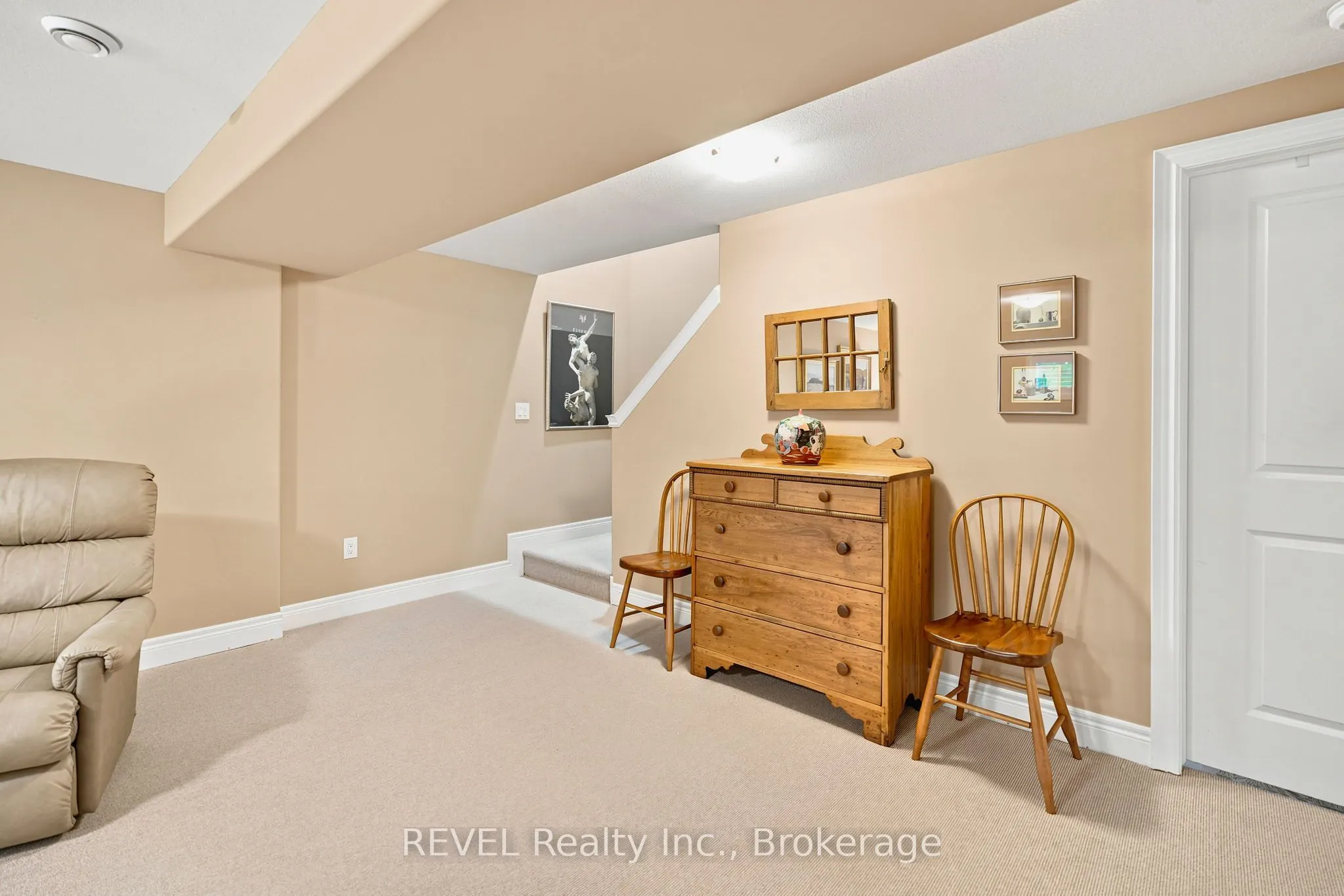 90 Sunrise Court