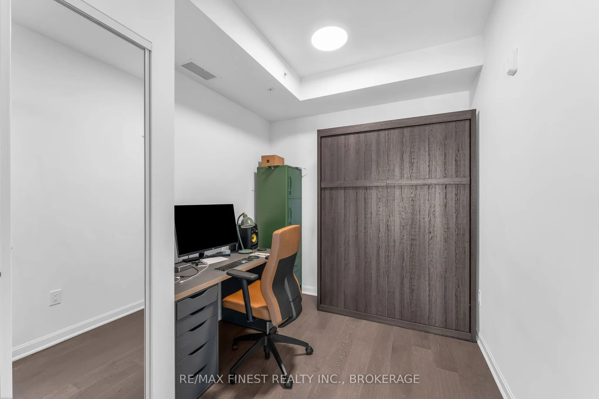 223 PRINCESS Street #801