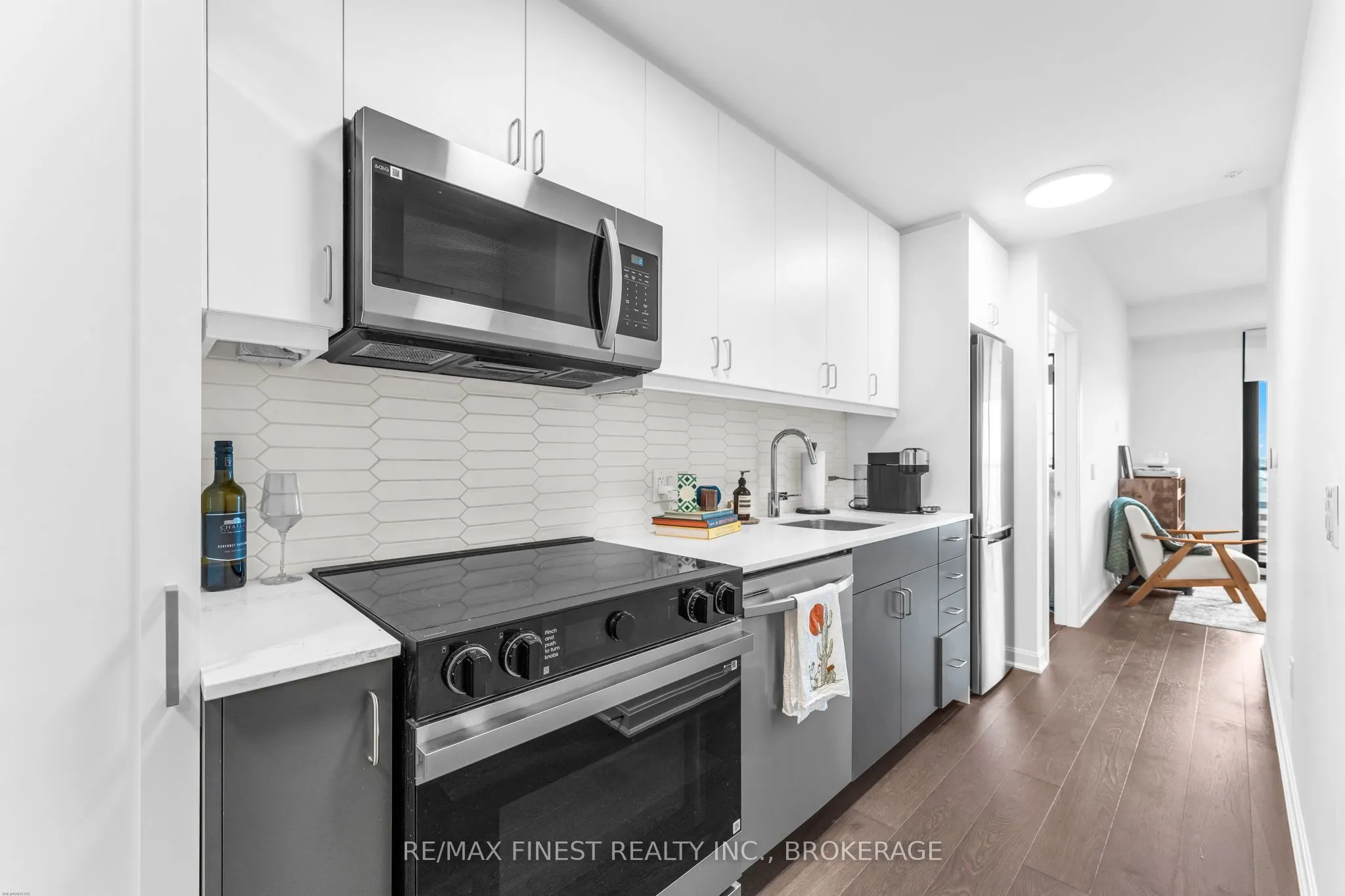 223 PRINCESS Street #801