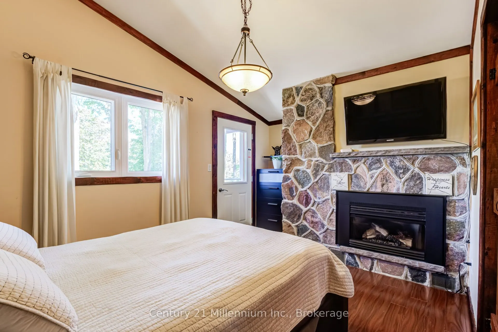 446 Manley Crescent