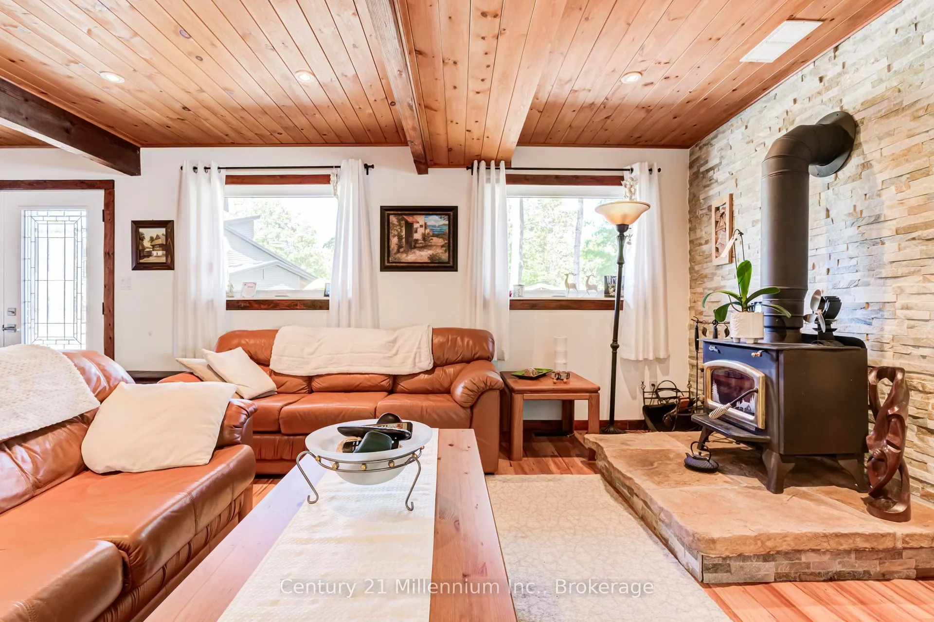 446 Manley Crescent
